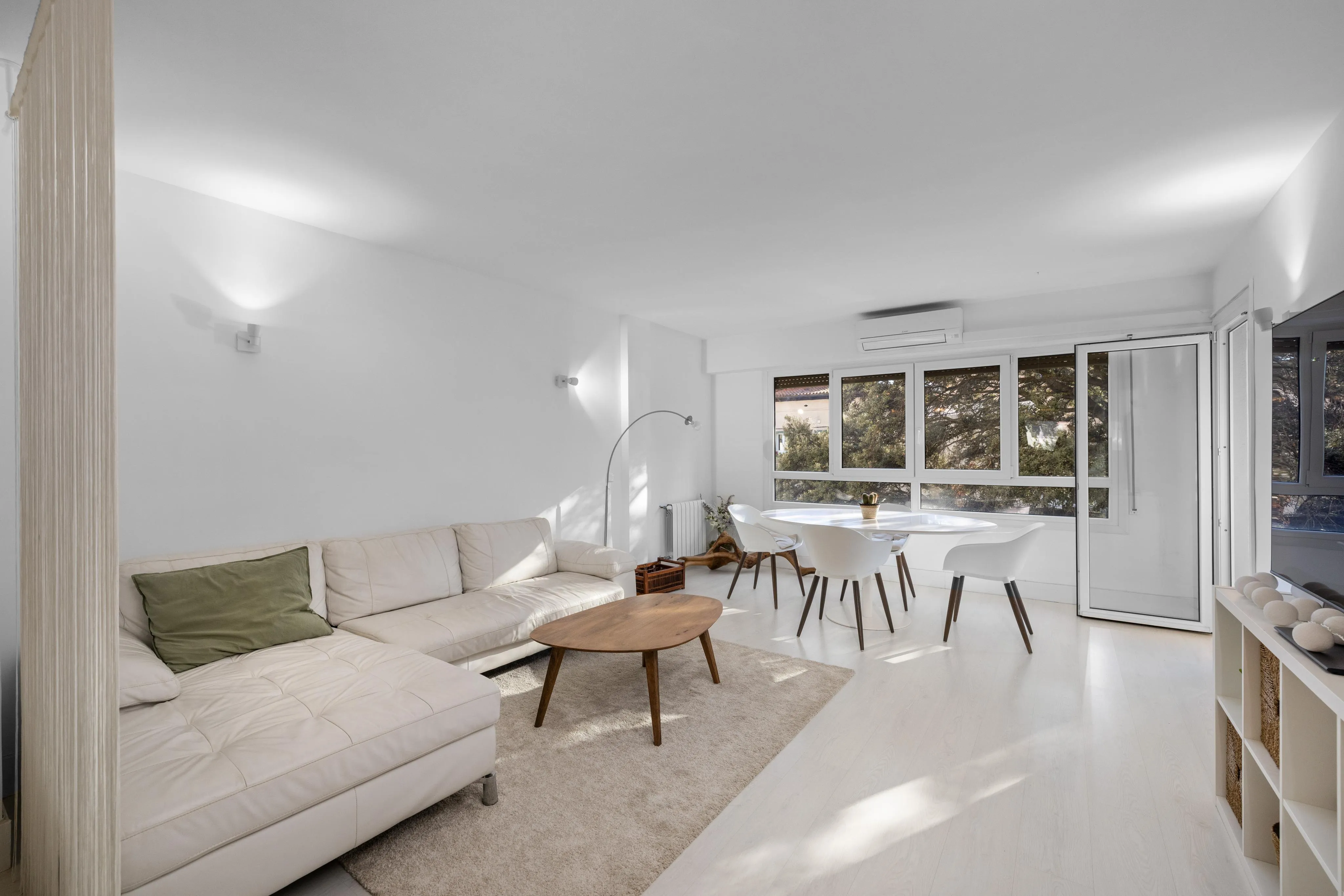 Appartement élégant et lumineux avec terrasse à Son Armadams-3