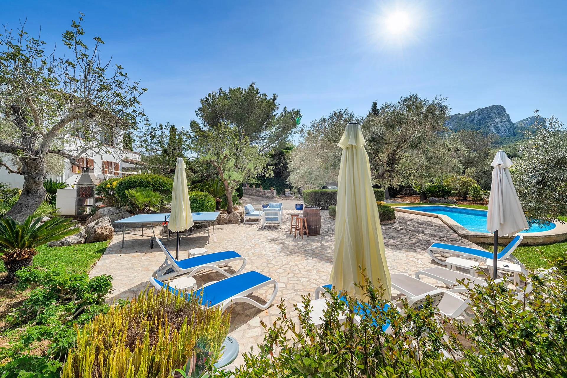 Beautiful country house with rental license on the edge of Pollensa-1