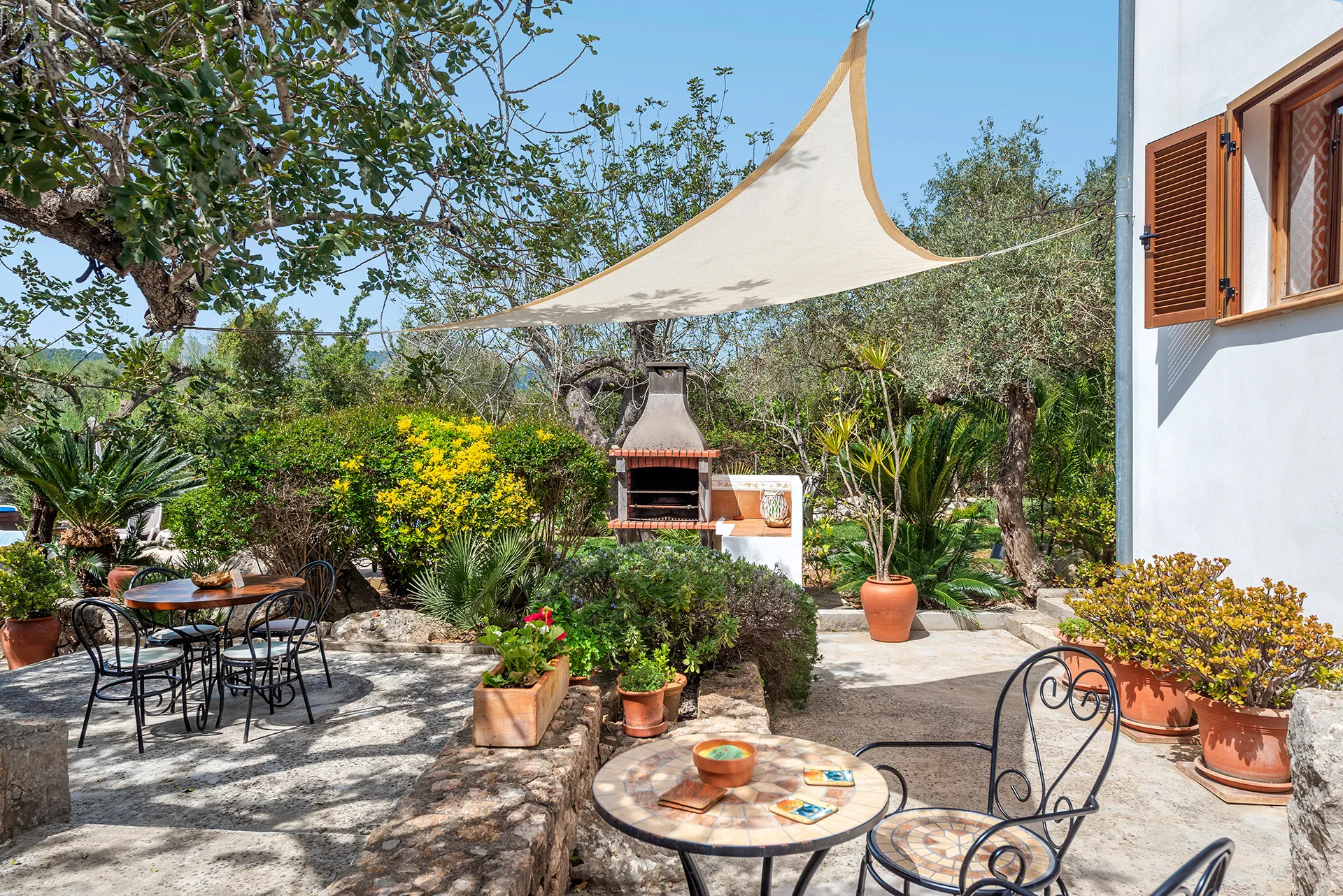 Beautiful country house with rental license on the edge of Pollensa-2
