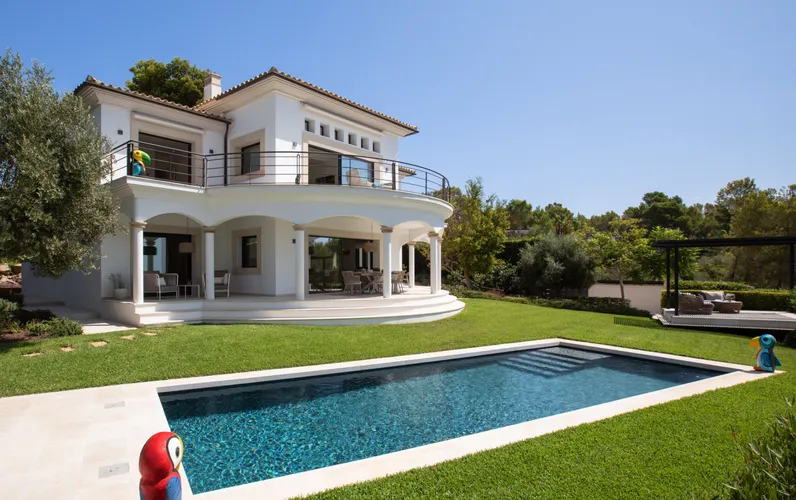 Villa di lusso a Cap Falcó: a pochi passi dalla spiaggia con vista mozzafiato sul mare