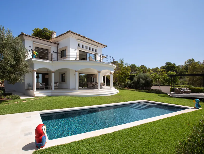 Villa de vacaciones en Cap Falcó: a pocos pasos de la playa con impresionantes vistas al mar-1