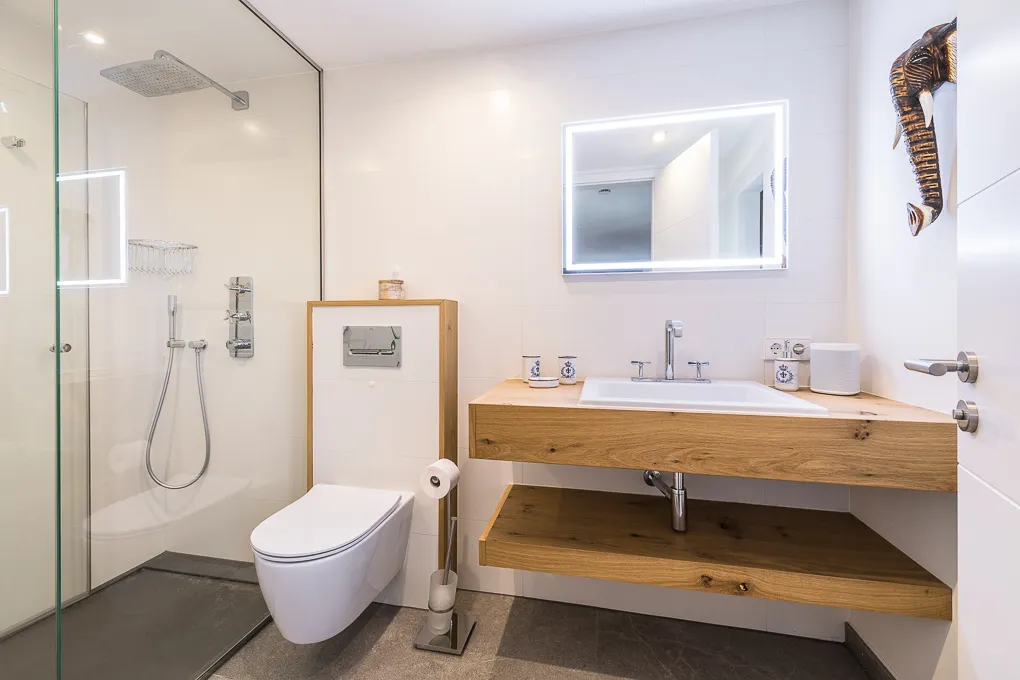Moderne landhus med pool og bjergudsigt-11