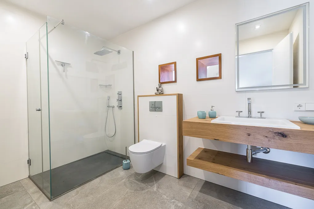 Moderne landhus med pool og bjergudsigt-13