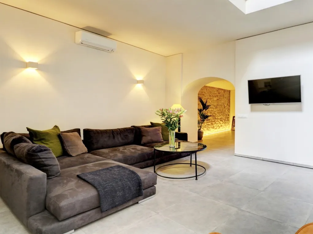 Charming townhouse with holiday rental license in Pollensa-4