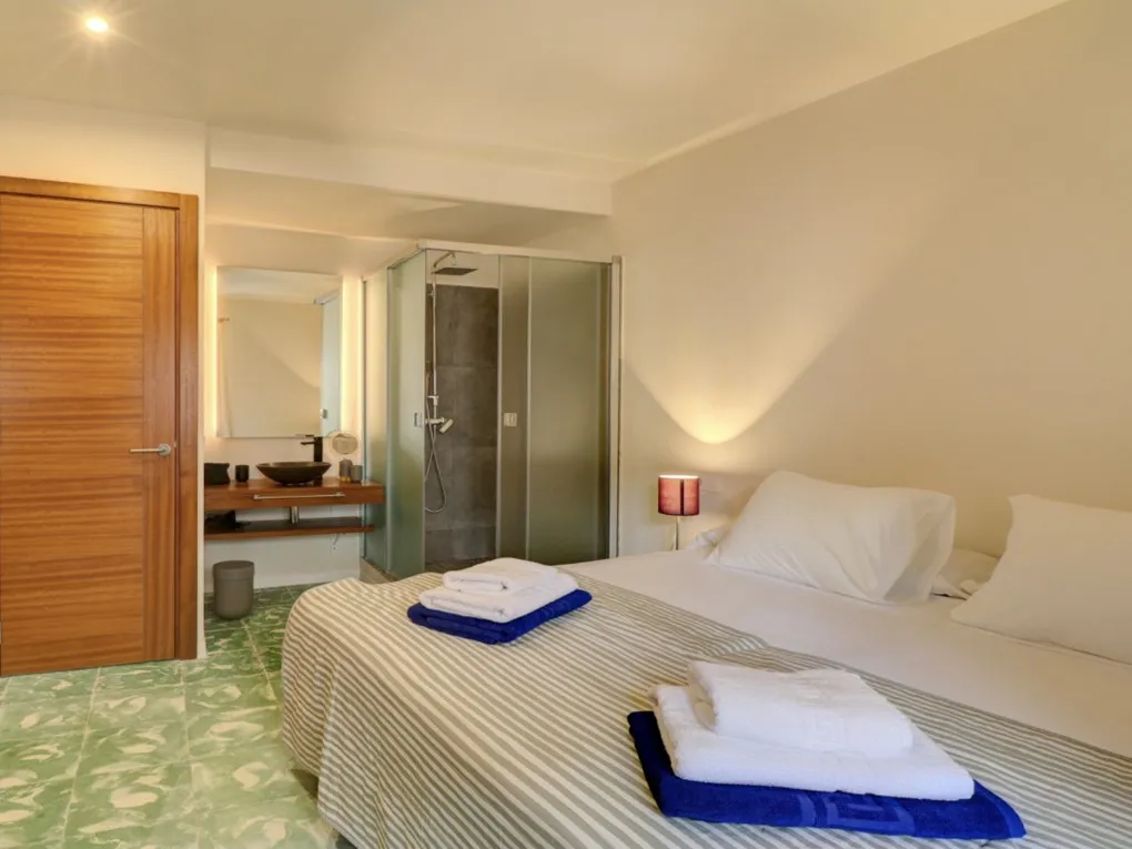 Charming townhouse with holiday rental license in Pollensa-21