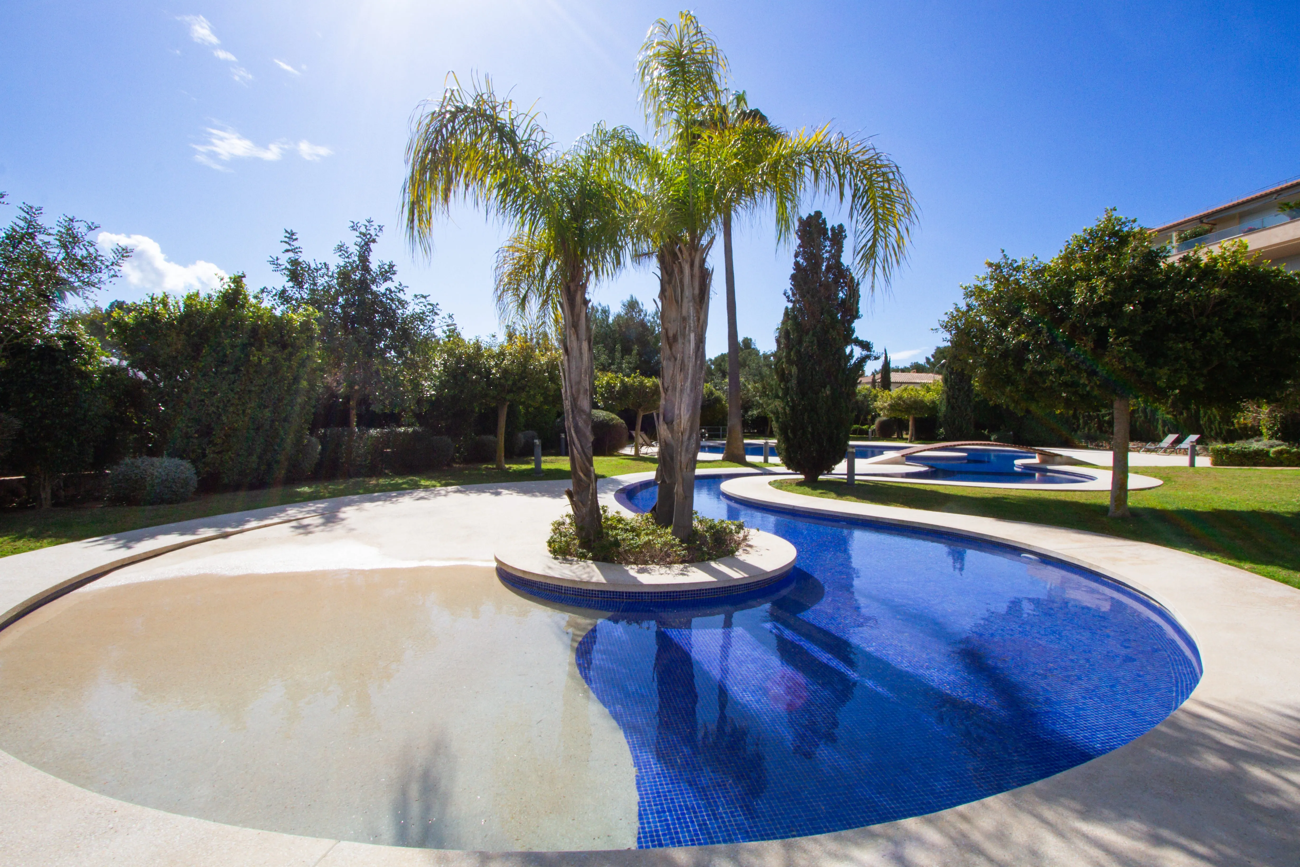 Rummelig lejlighed med delvis havudsigt i eftertragtet boligområde-14