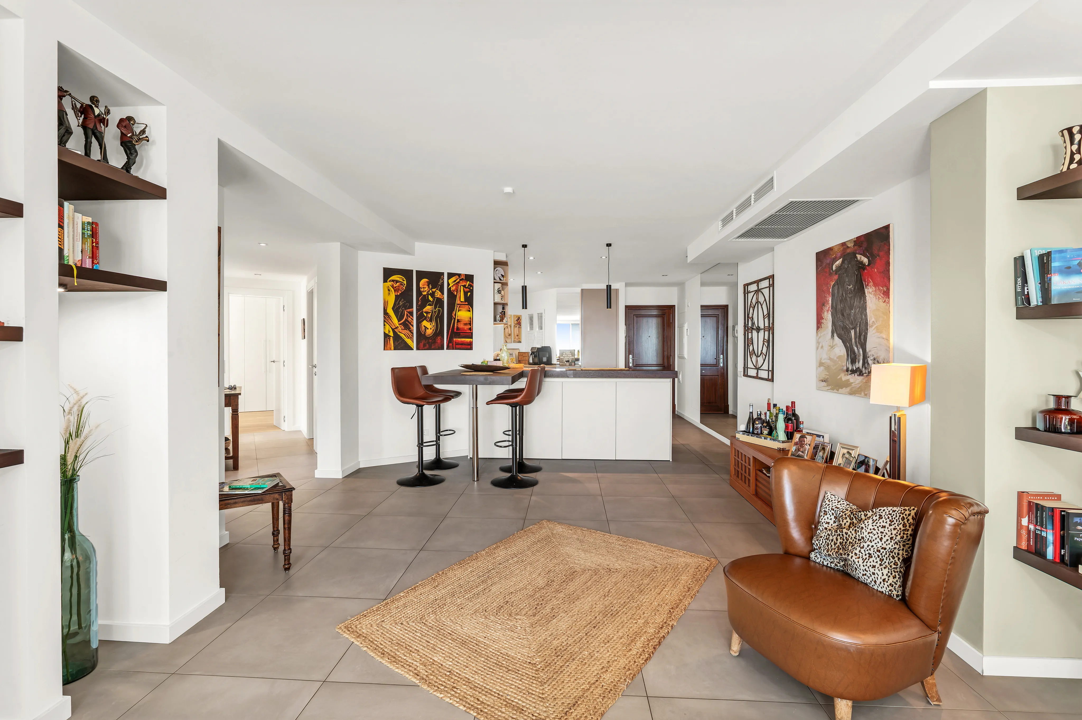 Exclusivo ático reformado con preciosas vistas-8