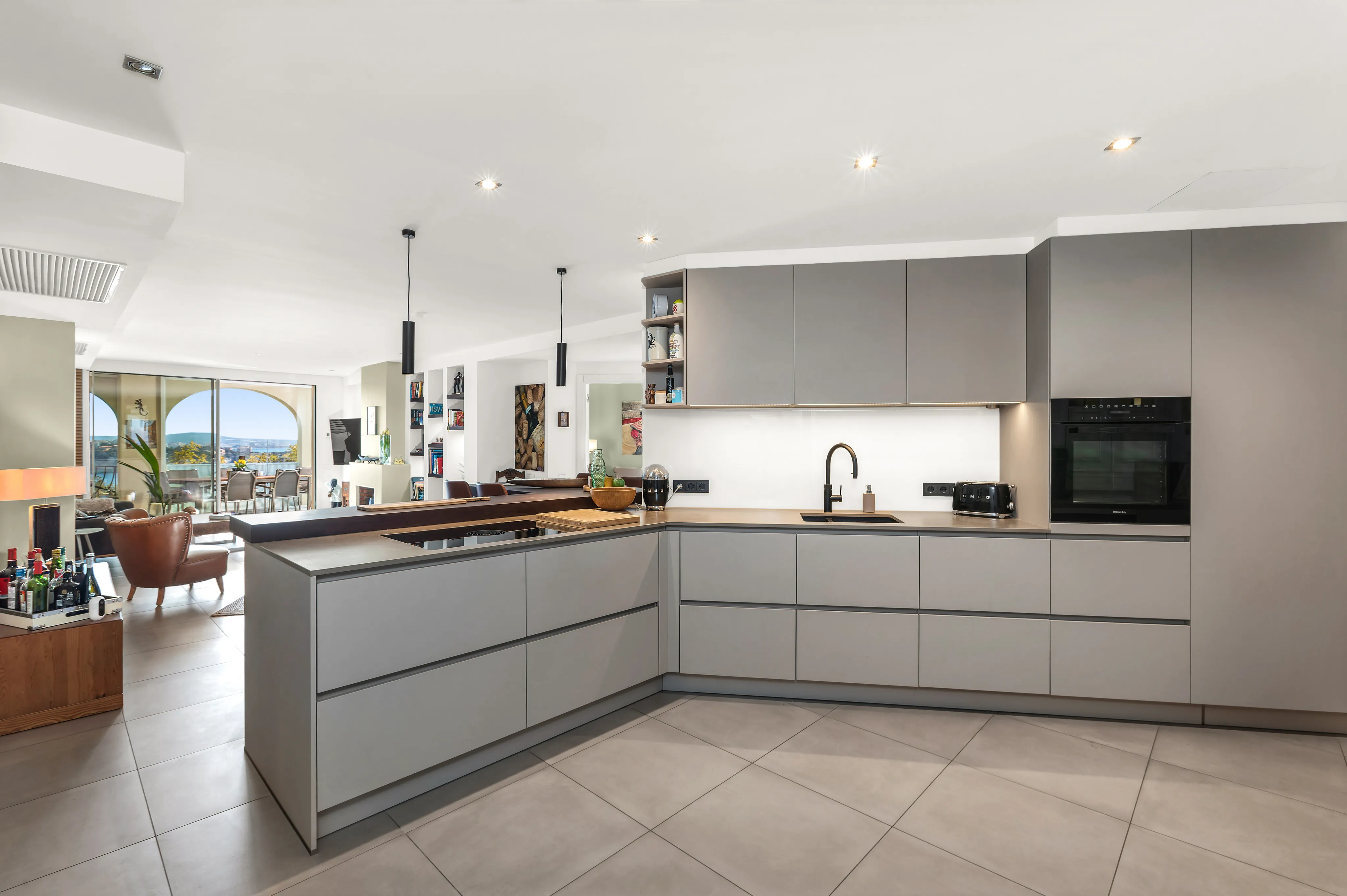 Exclusivo ático reformado con preciosas vistas-7