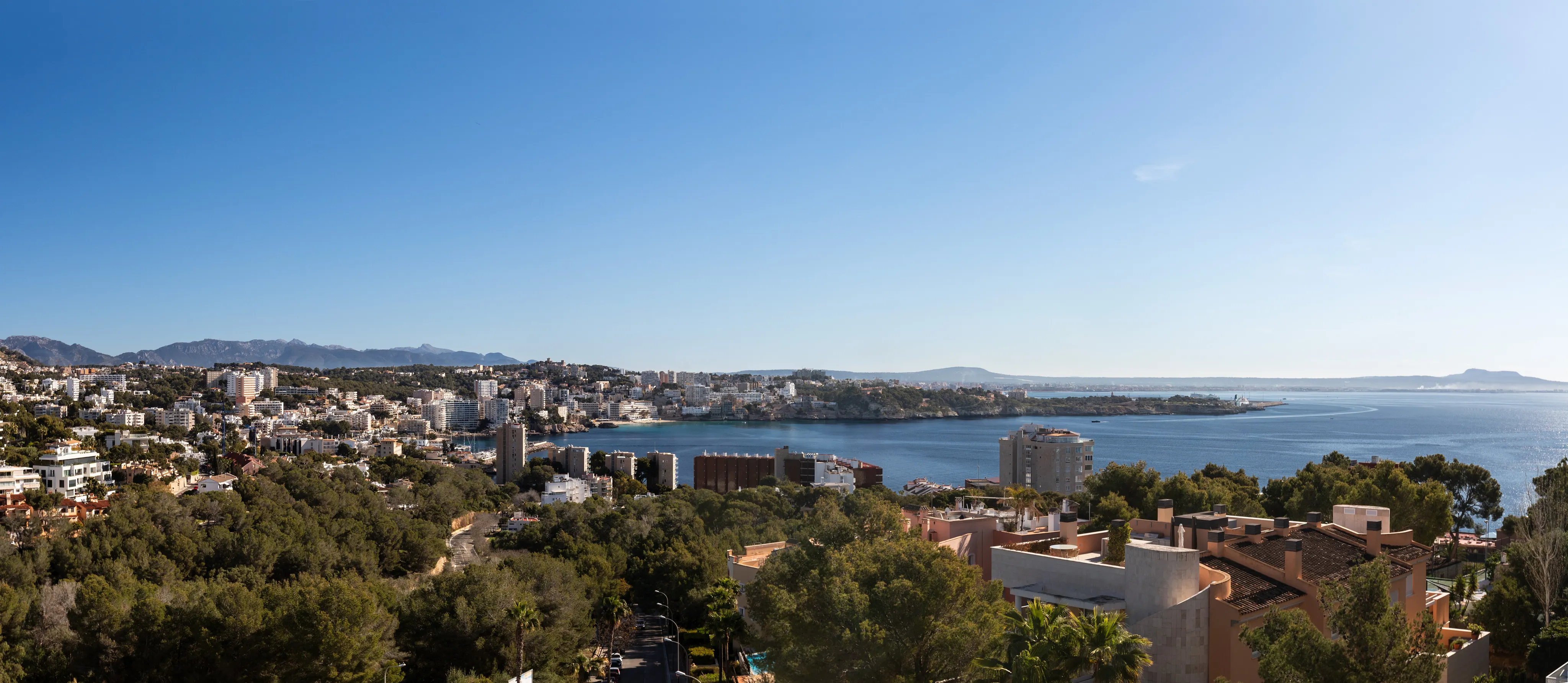 Exclusivo ático reformado con preciosas vistas-4