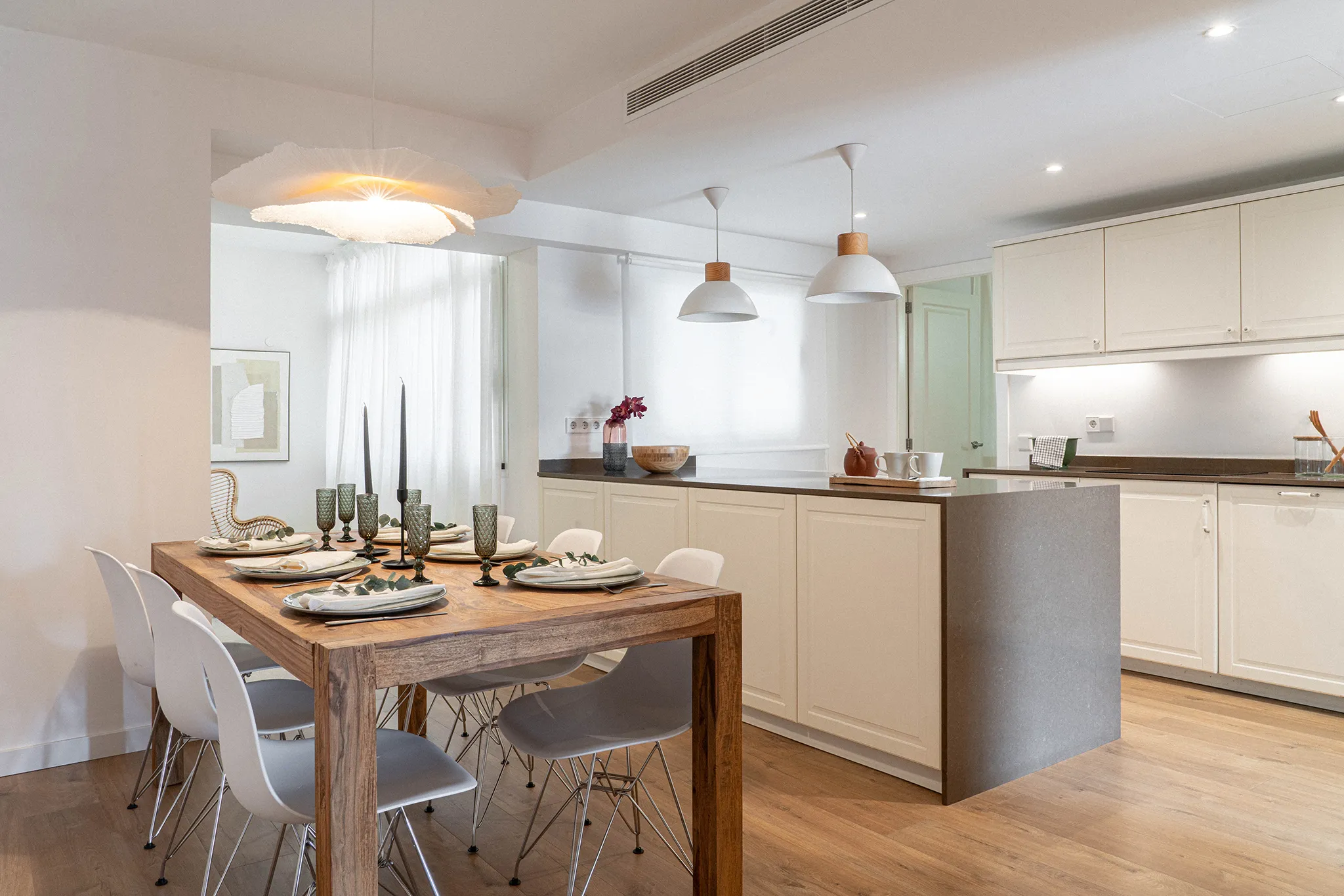 Renovated apartment with tennis views-7