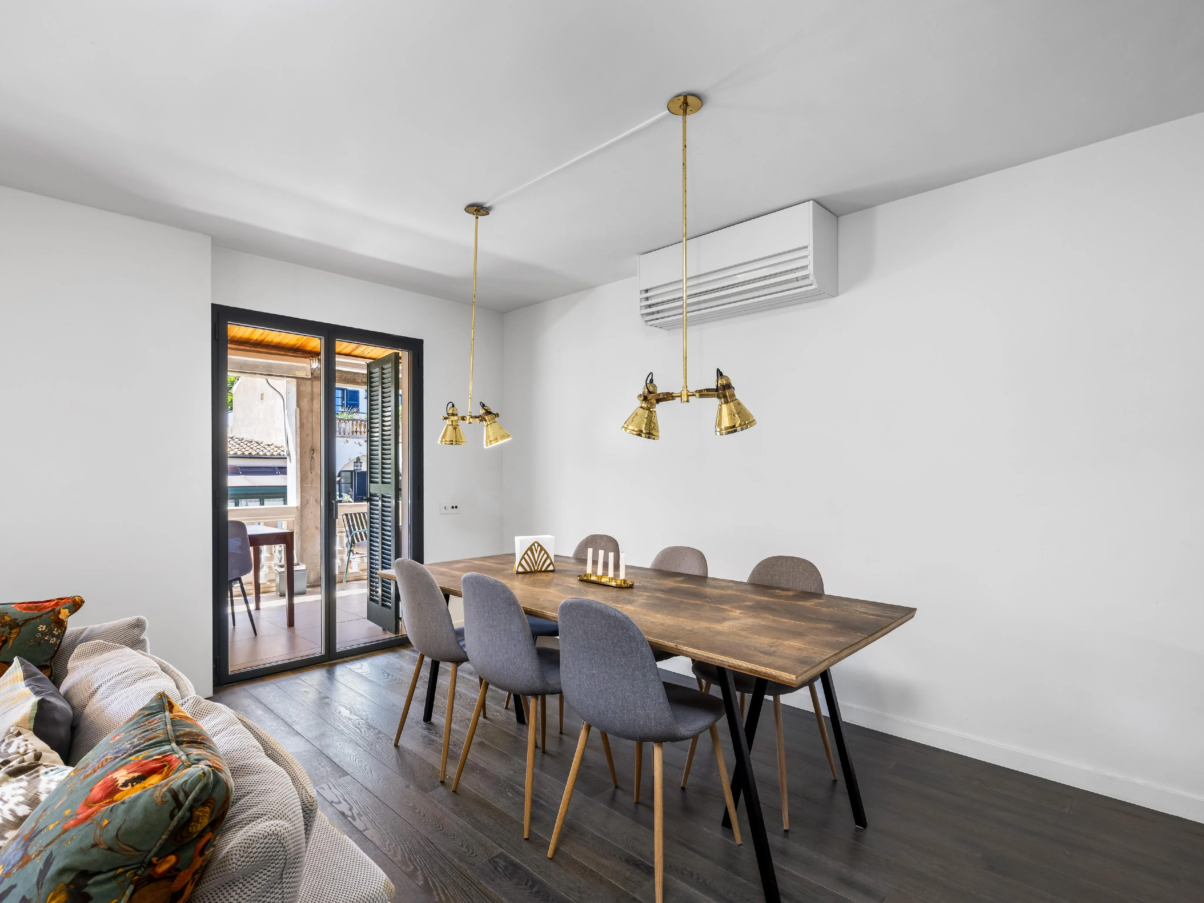 Renoverad lägenhet med stor terrass i el Terreno-5