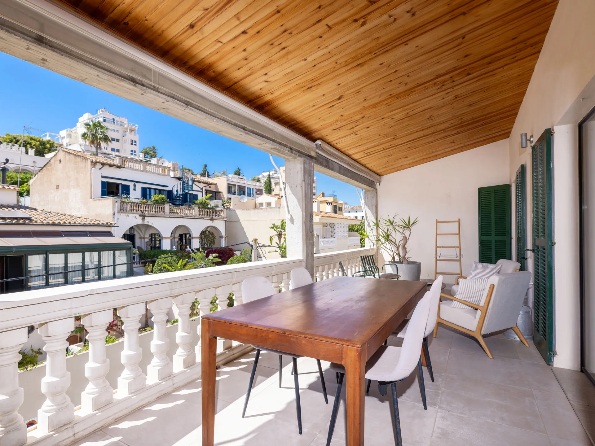 Apartament reformat amb gran terrassa al Terreny-14