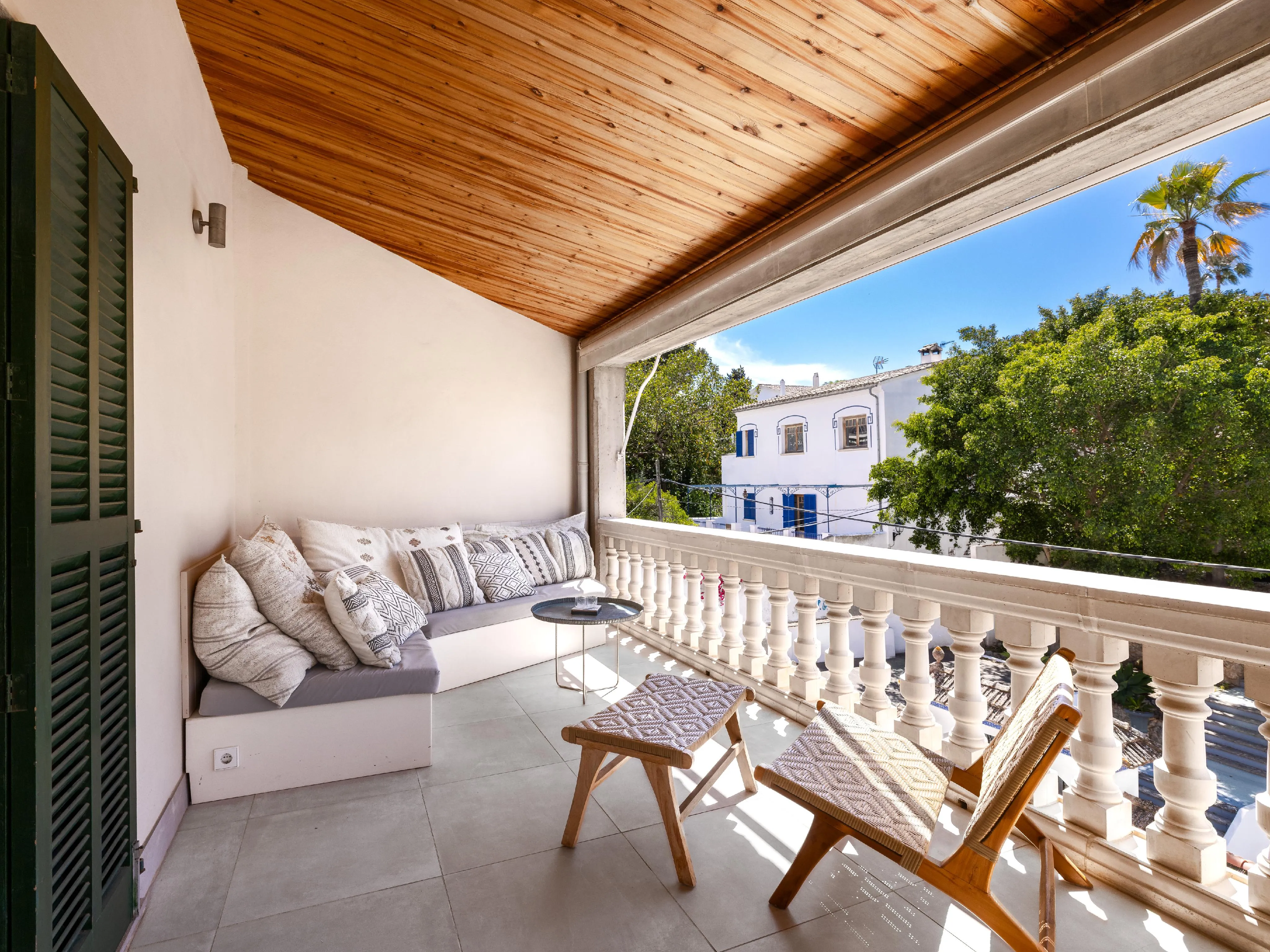 Renoverad lägenhet med stor terrass i el Terreno-11