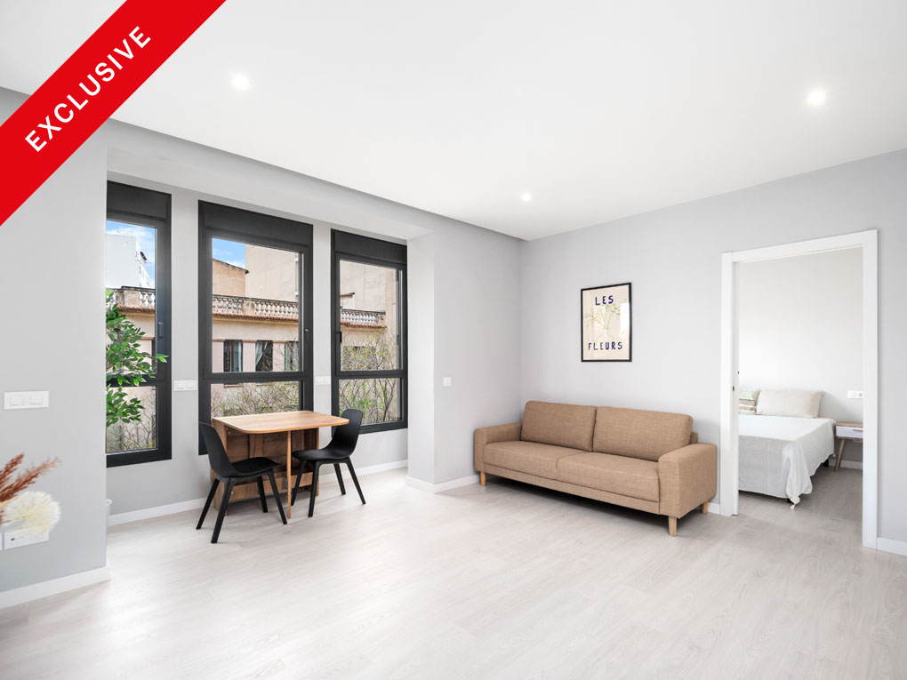 Moderne renoveret lejlighed med privat tagterrasse på Calle Blanquerna