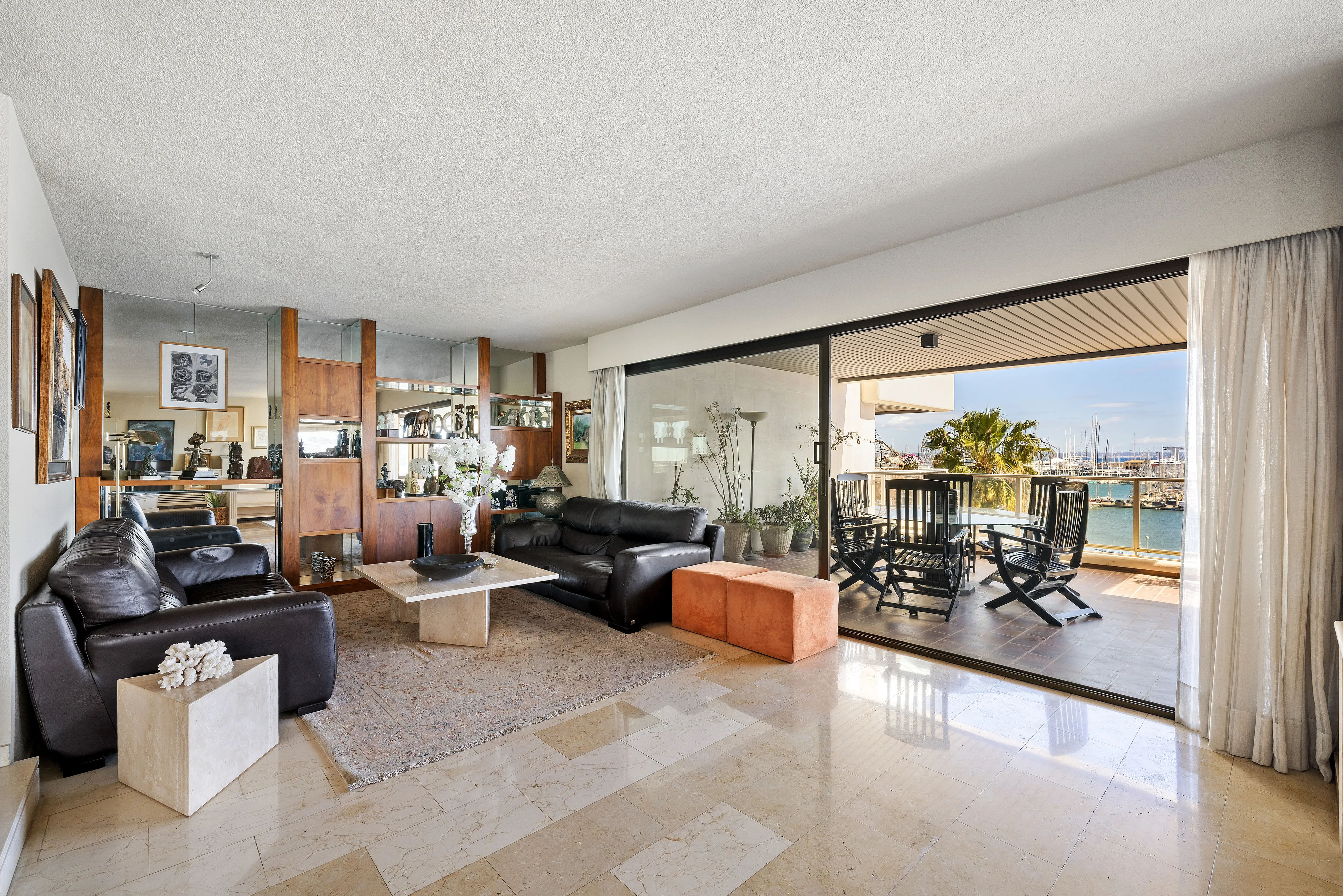 Роскошная резиденция с захватывающим видом на гавань-7