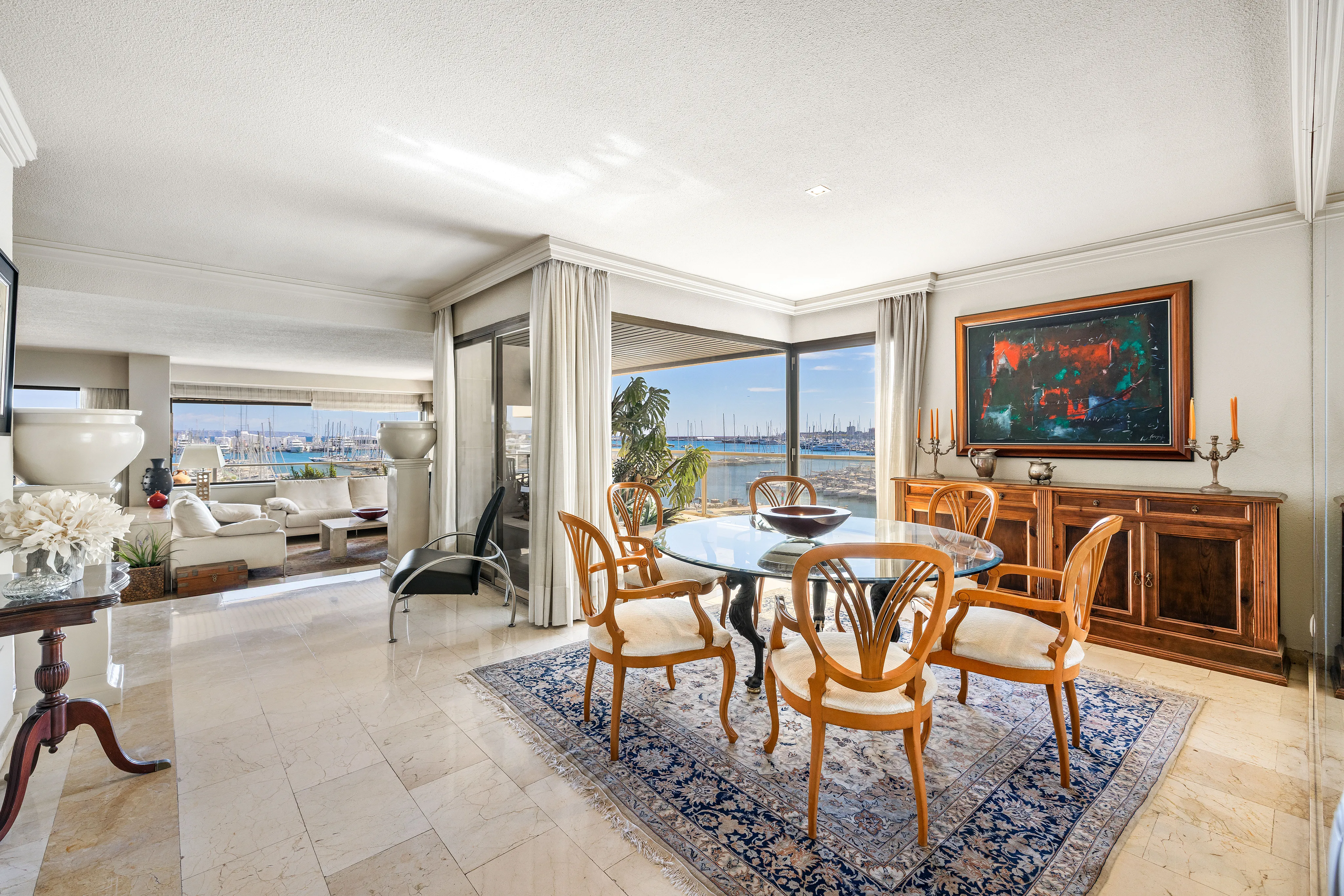 Роскошная резиденция с захватывающим видом на гавань-3