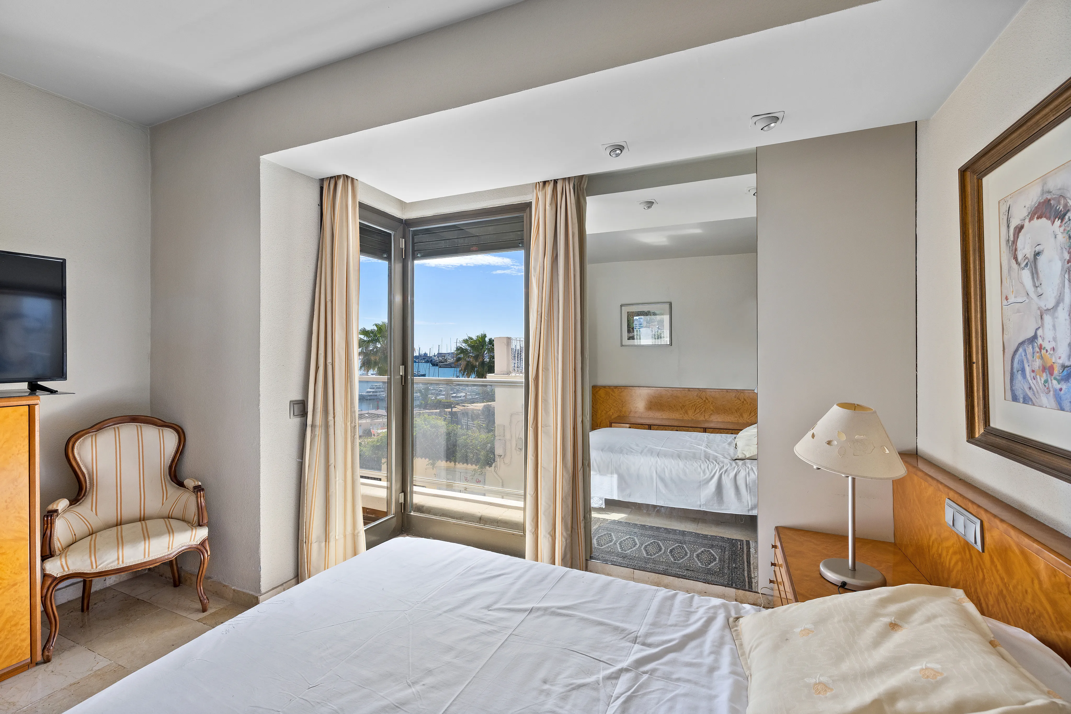 Роскошная резиденция с захватывающим видом на гавань-12