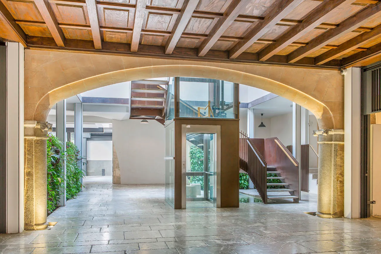 Dream duplex penthouse in Old Town palace with terrace and stunning views-17