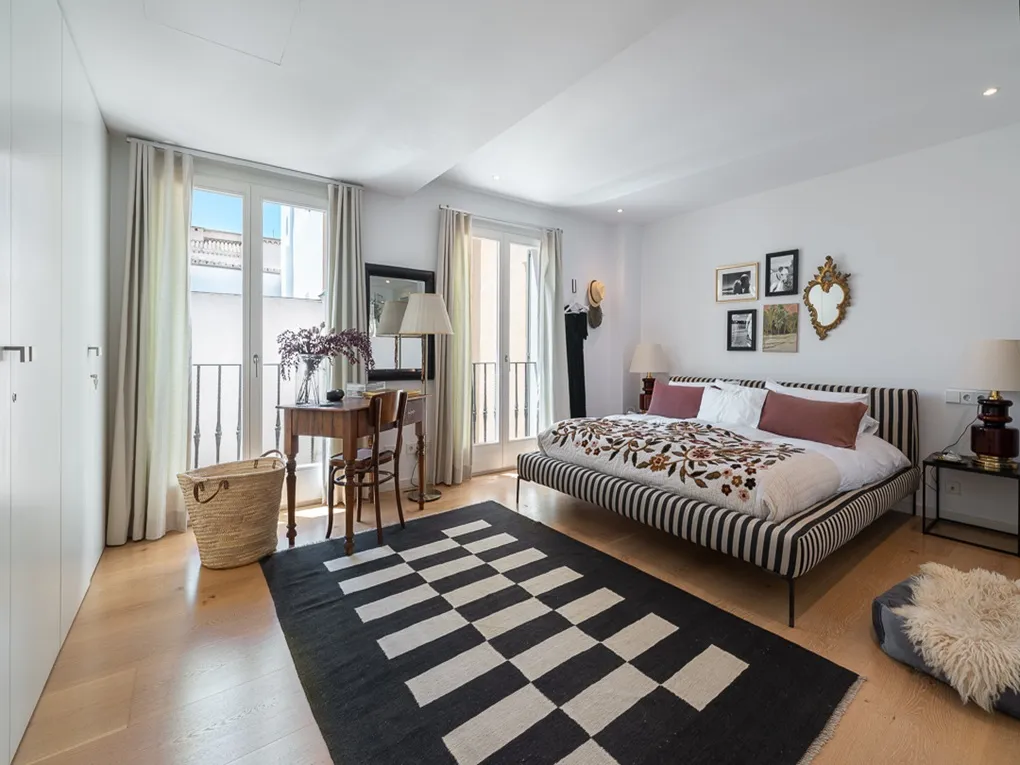 Dream duplex penthouse in Old Town palace with terrace and stunning views-9