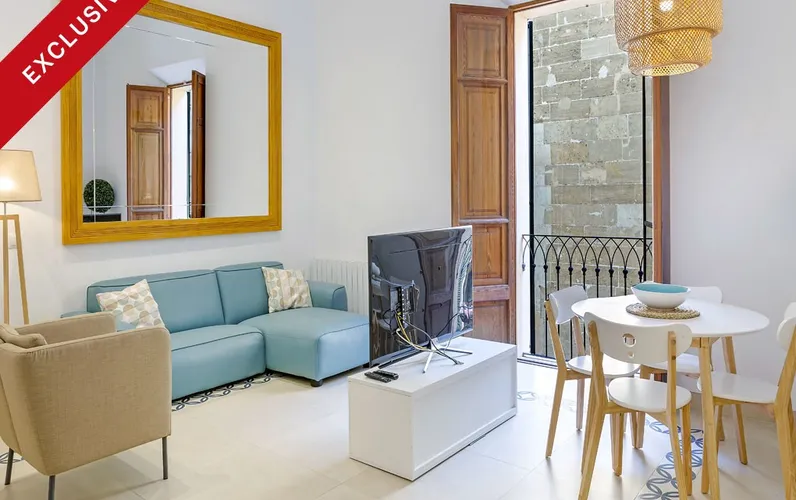 Stylowe mieszkanie z balkonem w Calatrava