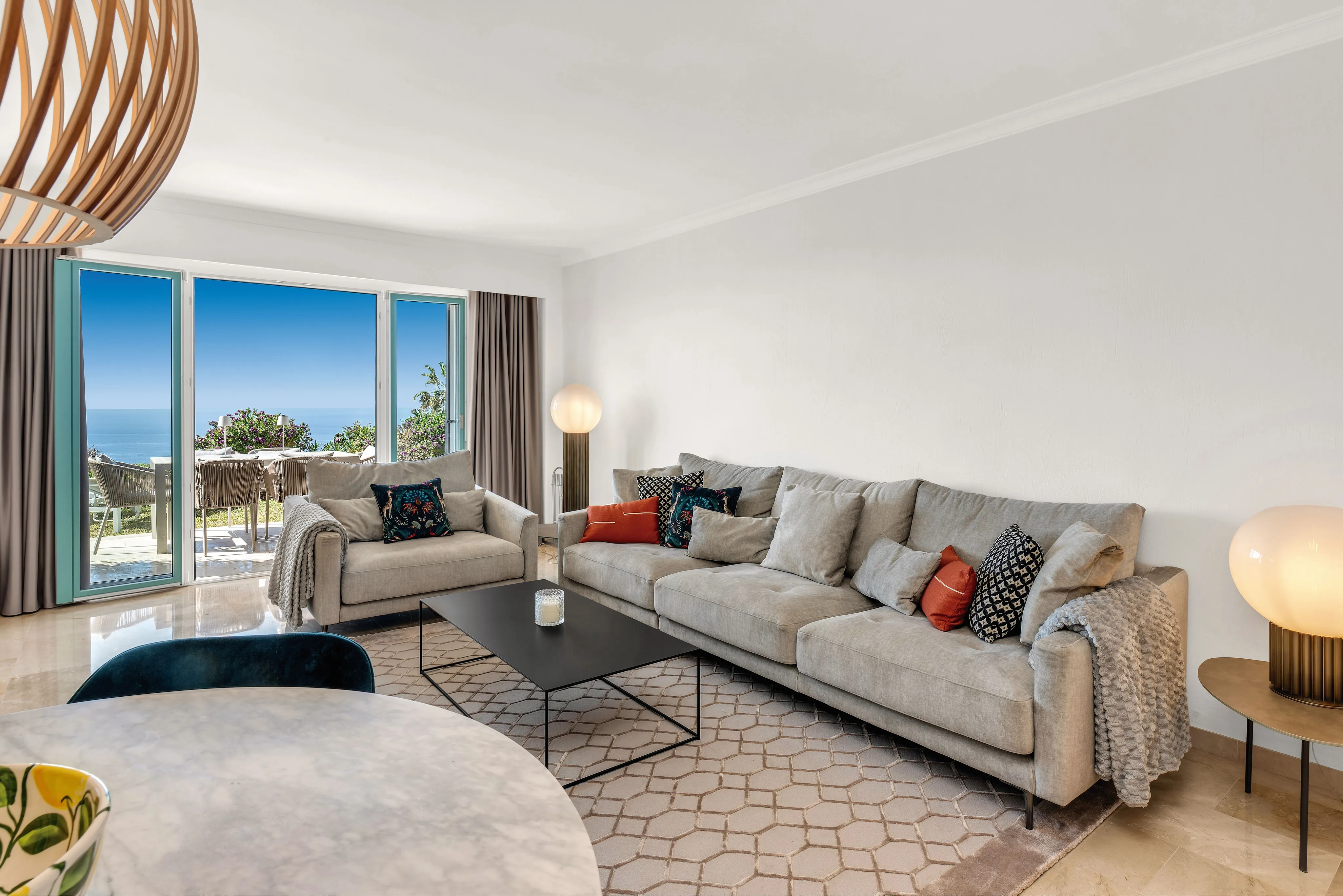 Appartement avec vue sur la mer, rénové de haute qualité et très bien situé-5