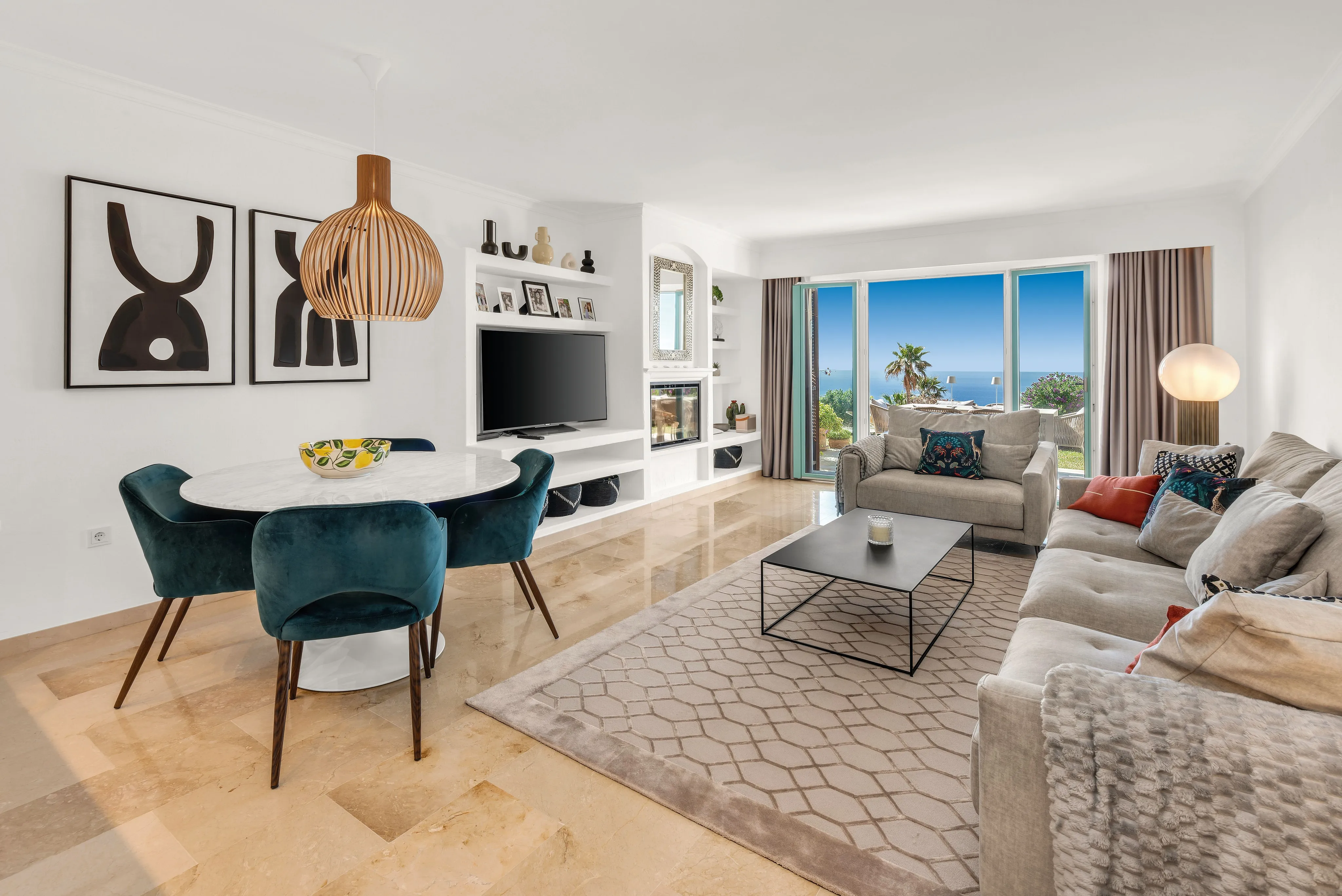 Appartement avec vue sur la mer, rénové de haute qualité et très bien situé-4