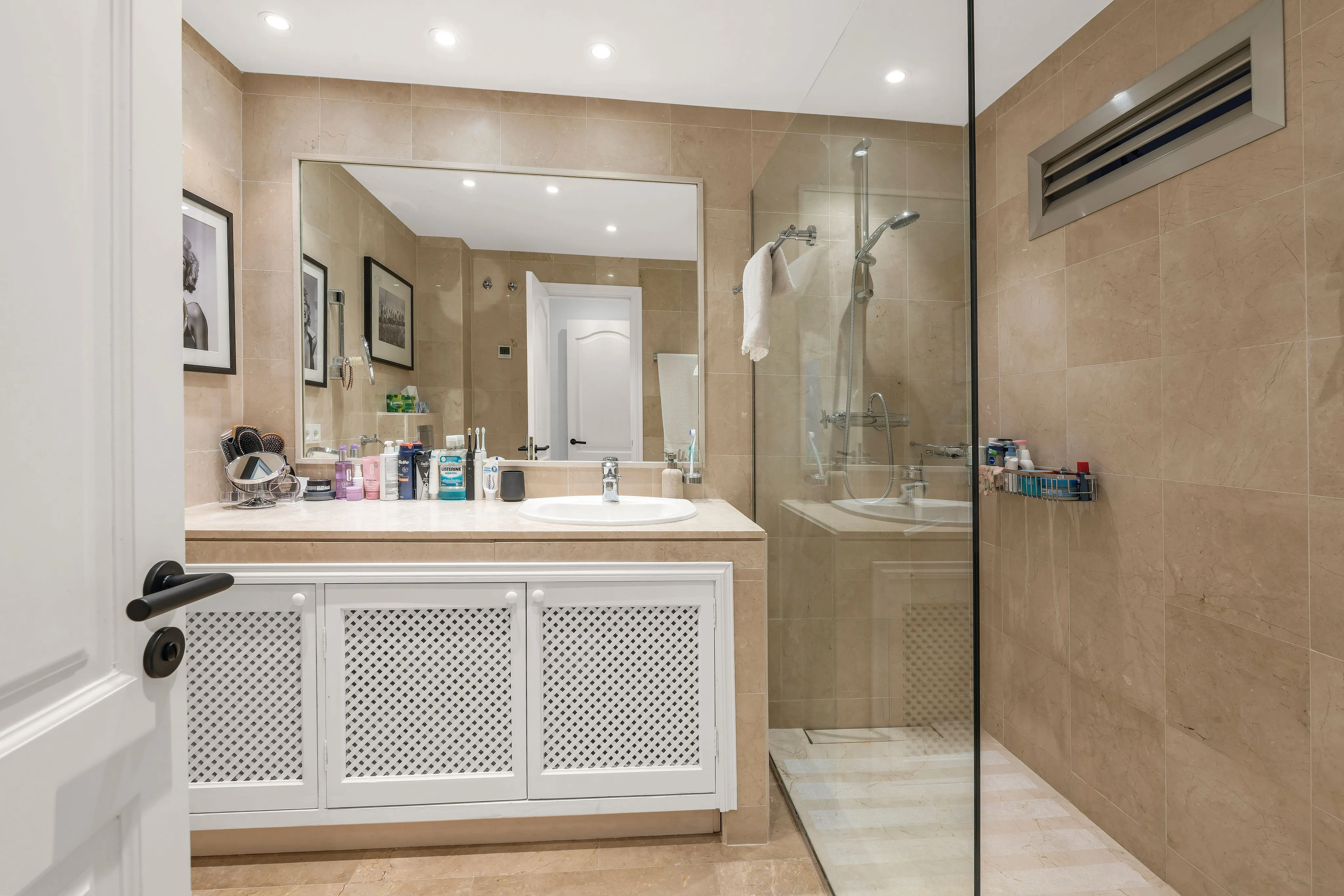 Apartamento con vistas al mar reformado en una ubicación privilegiada-12