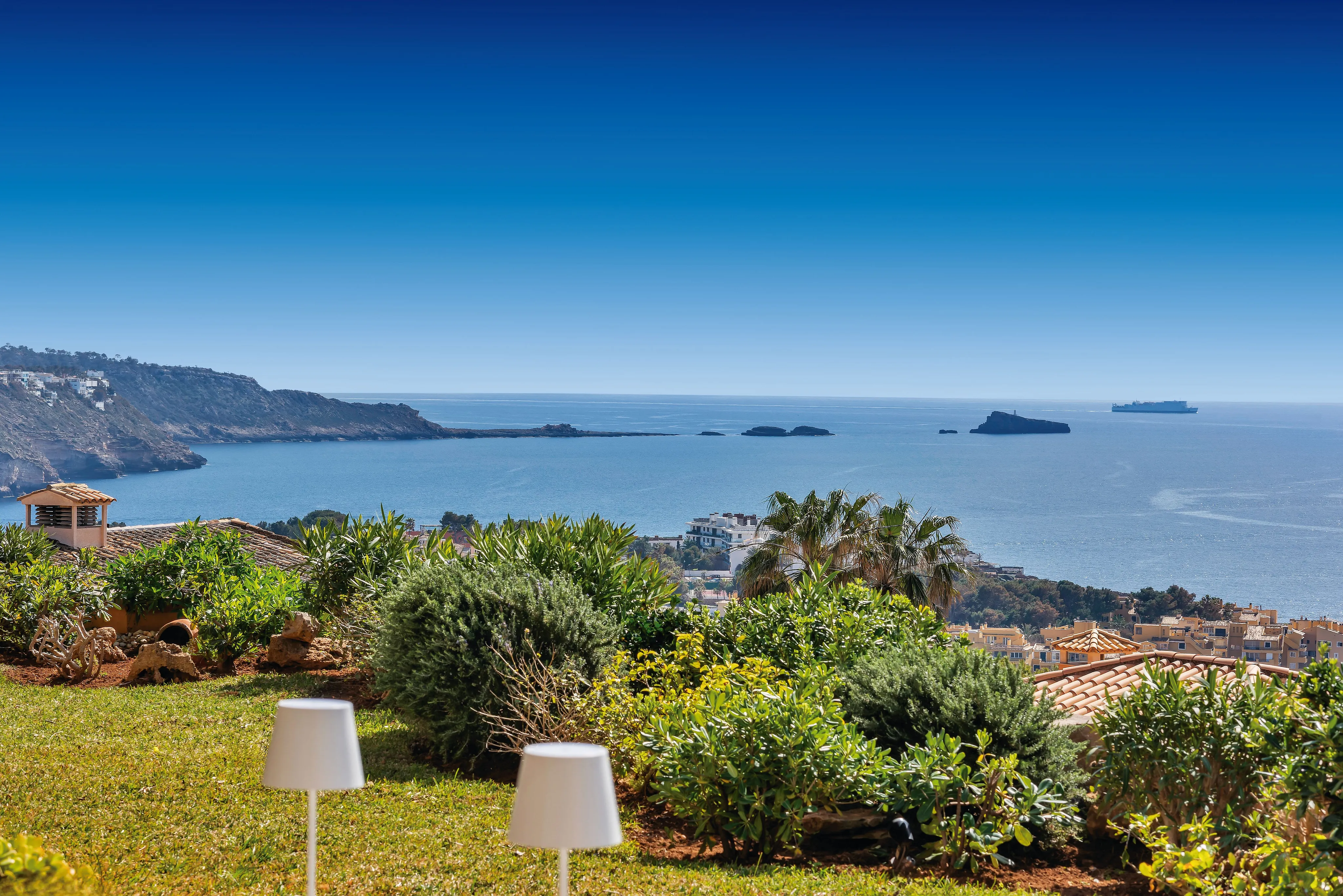 Apartamento con vistas al mar reformado en una ubicación privilegiada-2