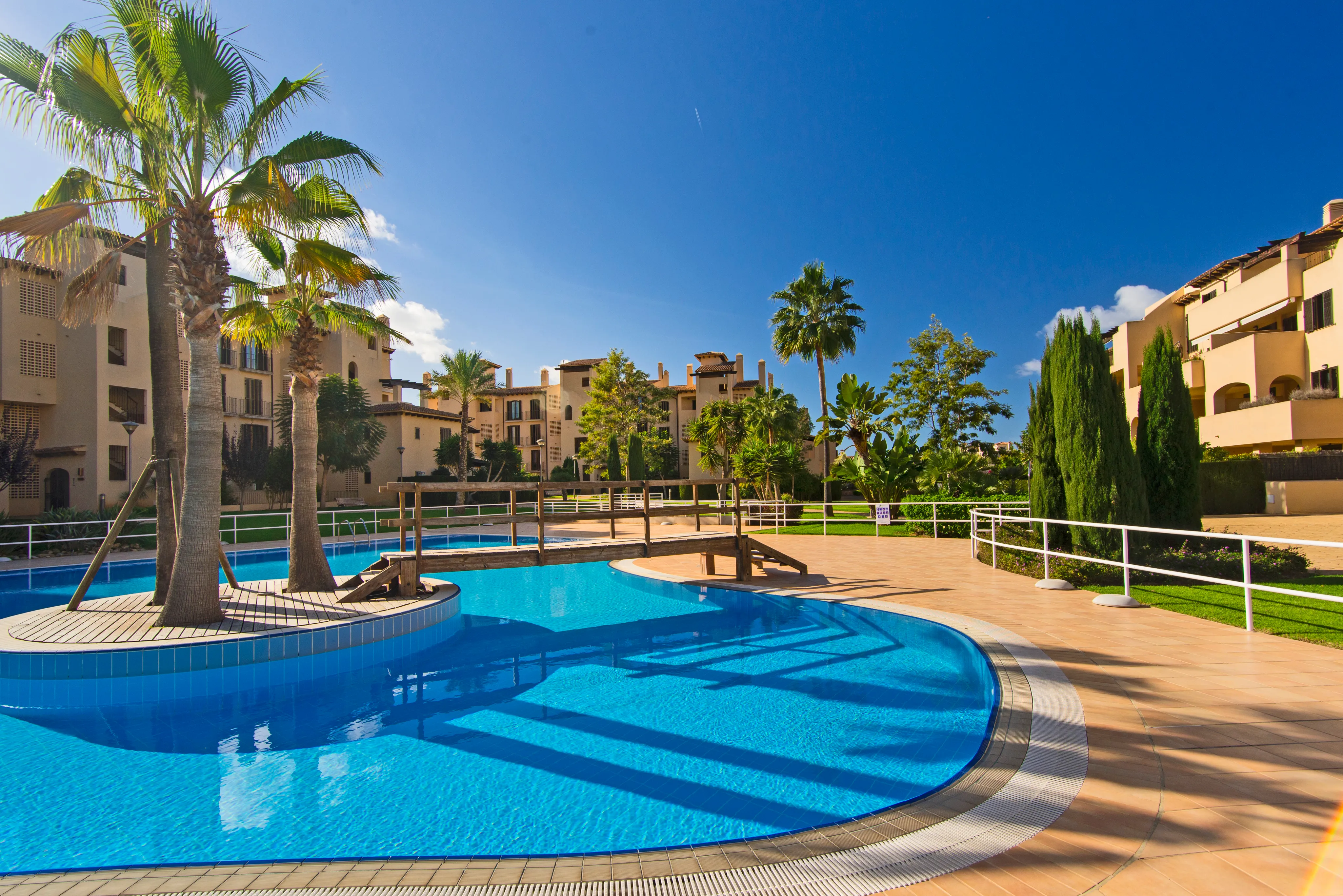 Middelhavslejlighed i stueetagen i eftertragtet boligkompleks-12