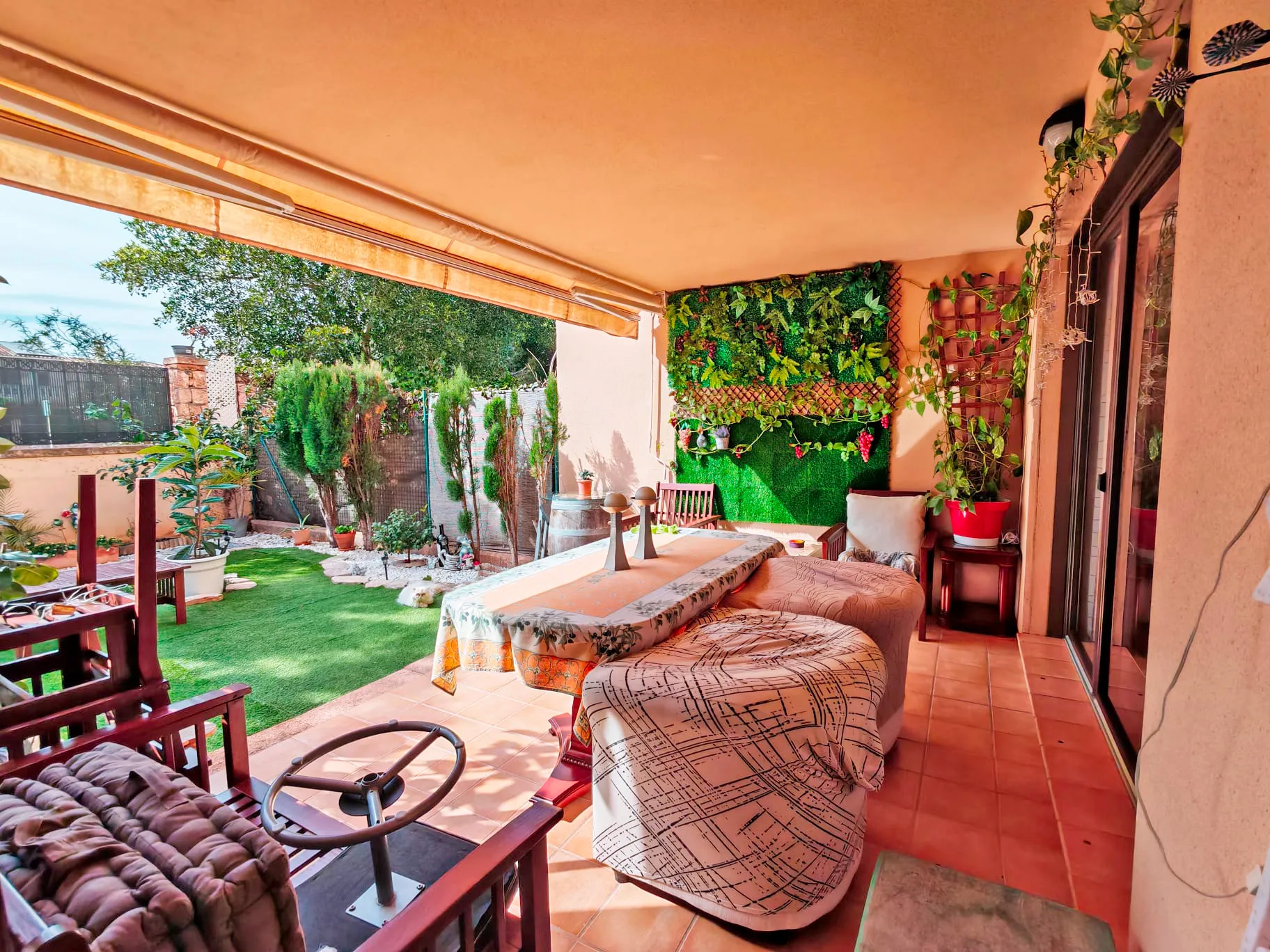 Middelhavslejlighed i stueetagen i eftertragtet boligkompleks-4