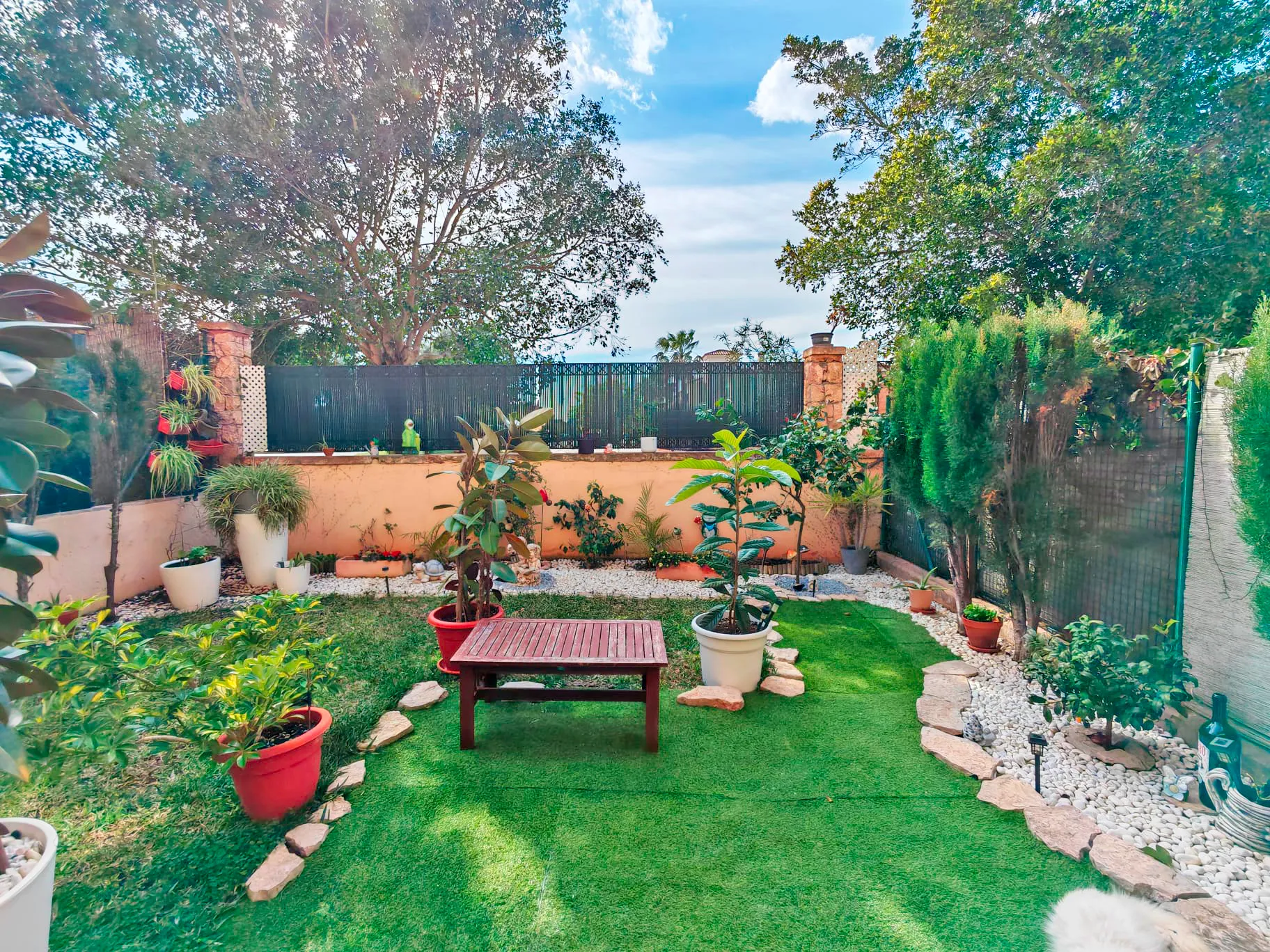 Middelhavslejlighed i stueetagen i eftertragtet boligkompleks-3