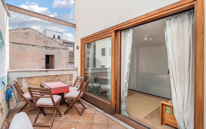 Oasi del centro storico con terrazza, ascensore e fascino senza tempo a Palma