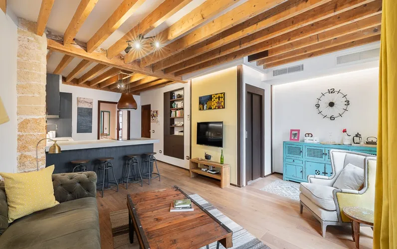 Altstadt-Oase mit Terrasse, Aufzug und zeitlosem Flair