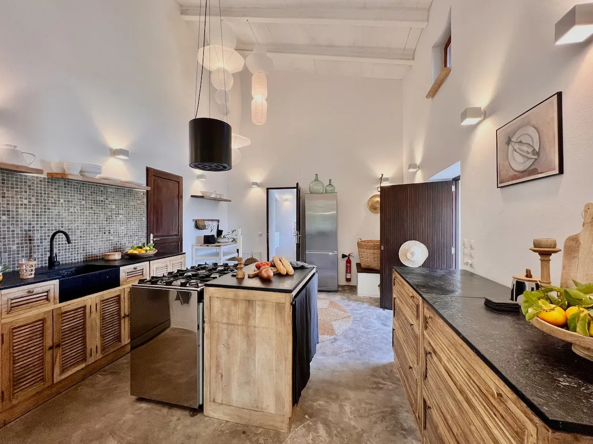 Idyllic situated finca with rental license, pool, and expansion reserve-5