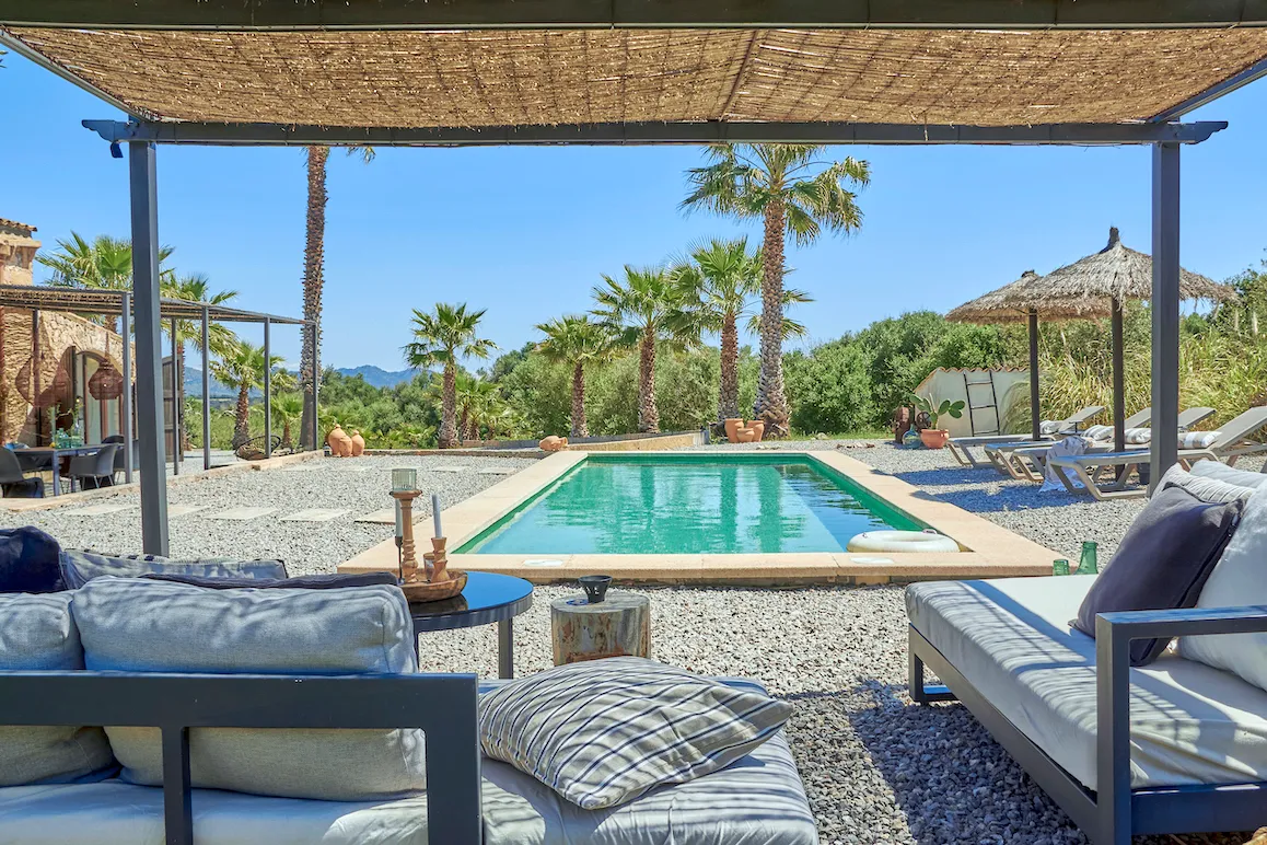 Idyllisch gelegene Finca mit Vermietlizenz, Pool und Ausbaupotenzial-12