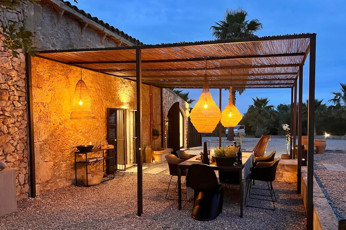 Idyllic situated finca with rental license, pool, and expansion reserve-15