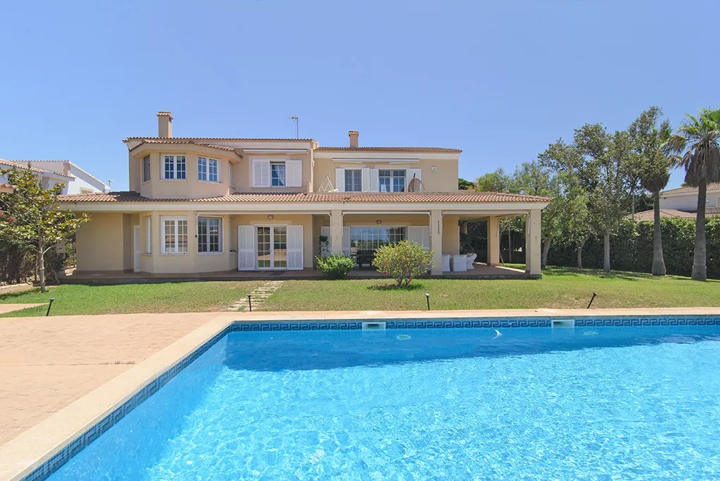 Middelhavsvilla med licens til ferieudlejning-1