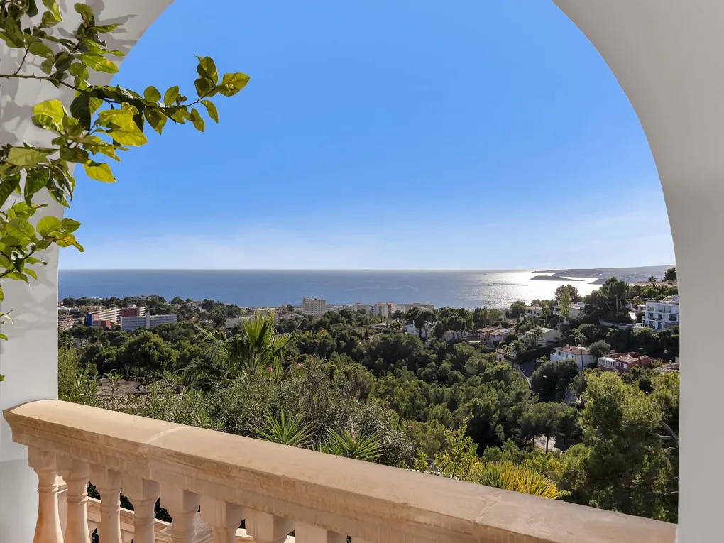 Ruime villa met prachtig uitzicht op zee-12