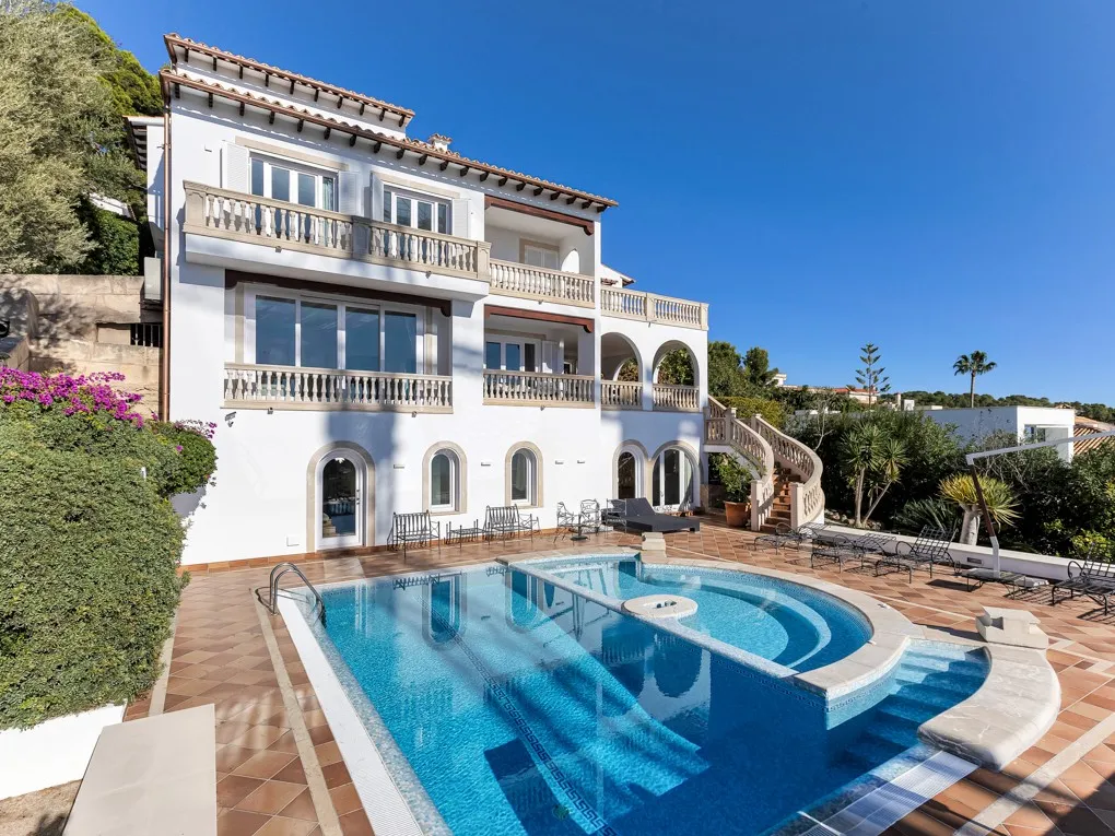 Przestronna willa z pięknym widokiem na morze-14