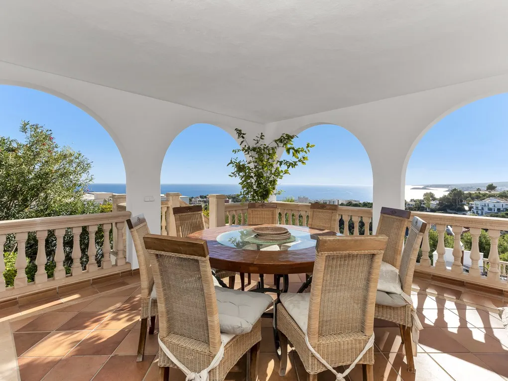 Ruime villa met prachtig uitzicht op zee-2