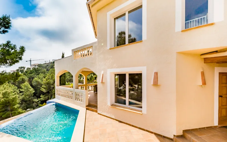 Villa con piscina y vistas panoramicas del Port Andratx