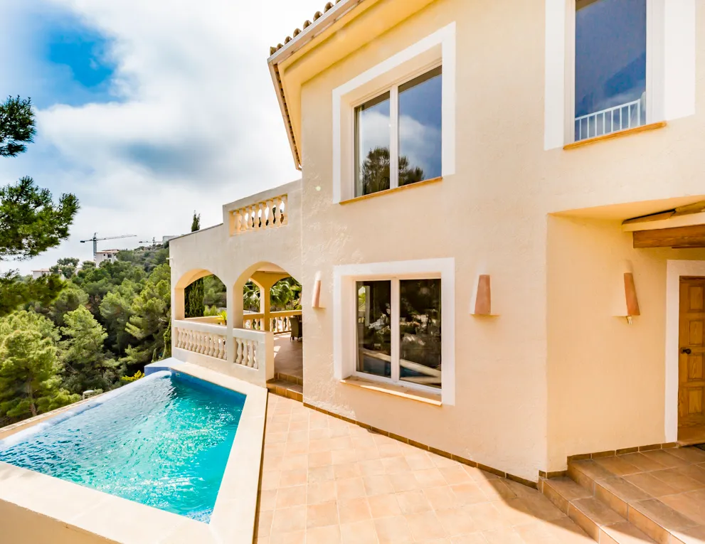 Rummelig villa med pool og panoramaudsigt over Port Andratx-3