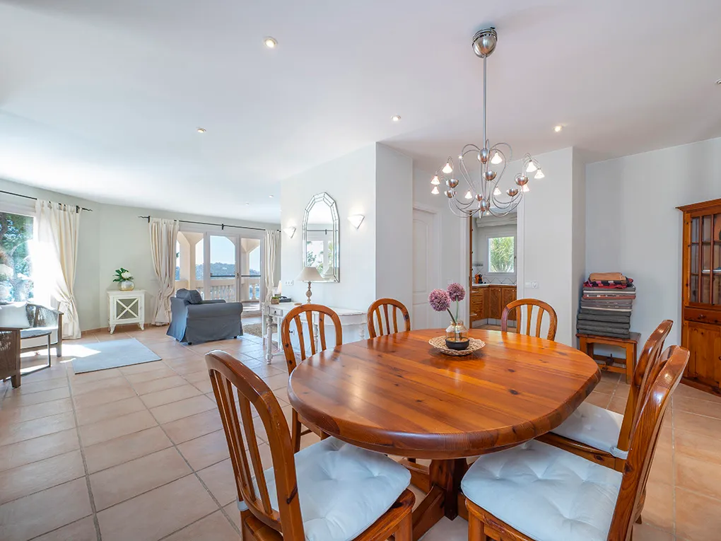 Ruime villa met panoramisch uitzicht op Port Andratx-7