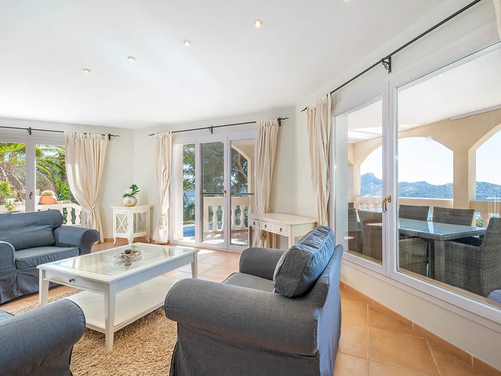 Rummelig villa med pool og panoramaudsigt over Port Andratx-5