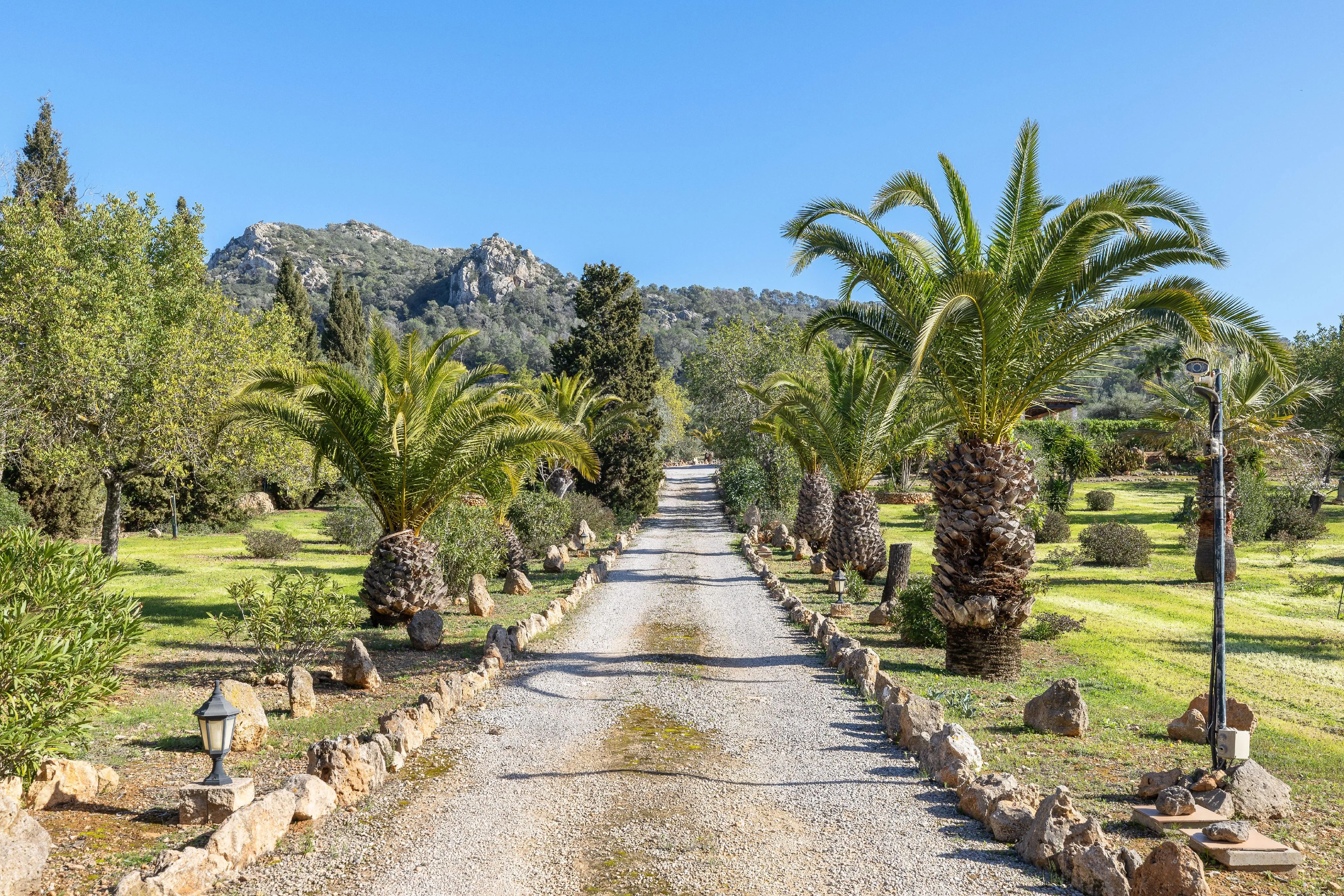 Mediterrane finca met panoramisch uitzicht en zwembad in Llucmajor-3