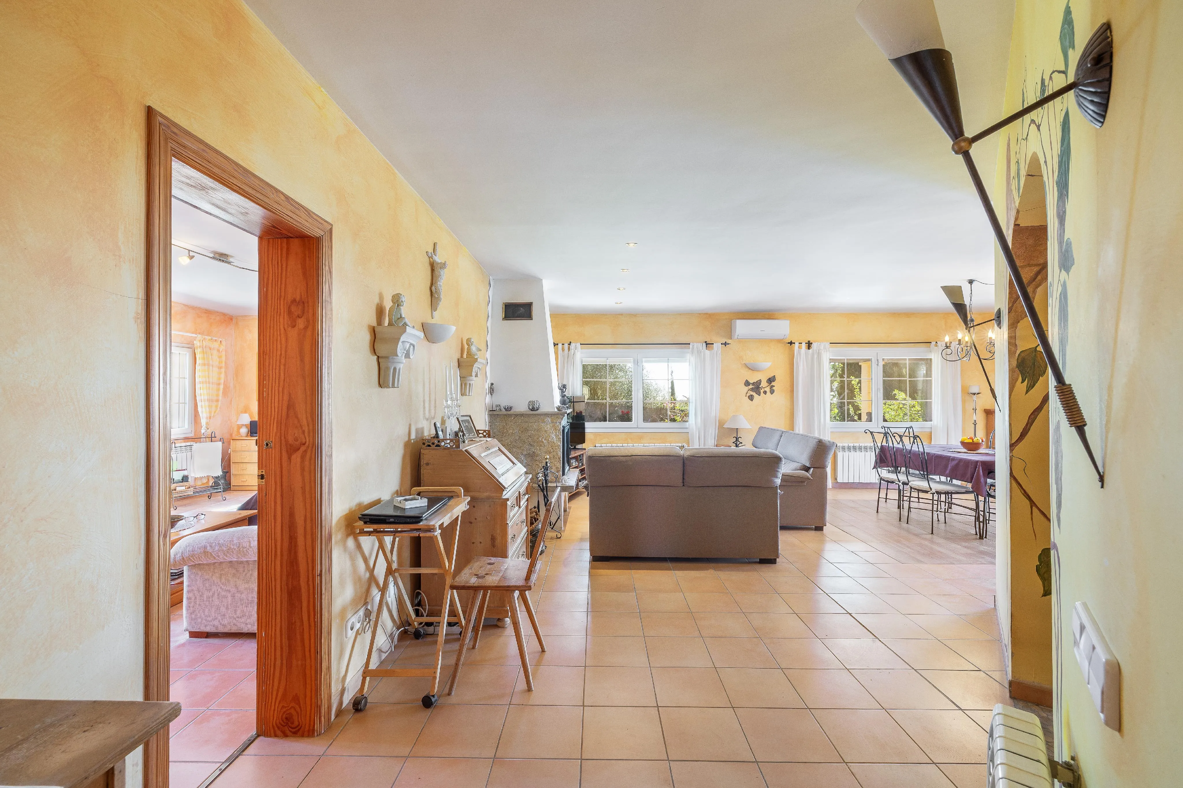 Mediterrane finca met panoramisch uitzicht en zwembad in Llucmajor-5