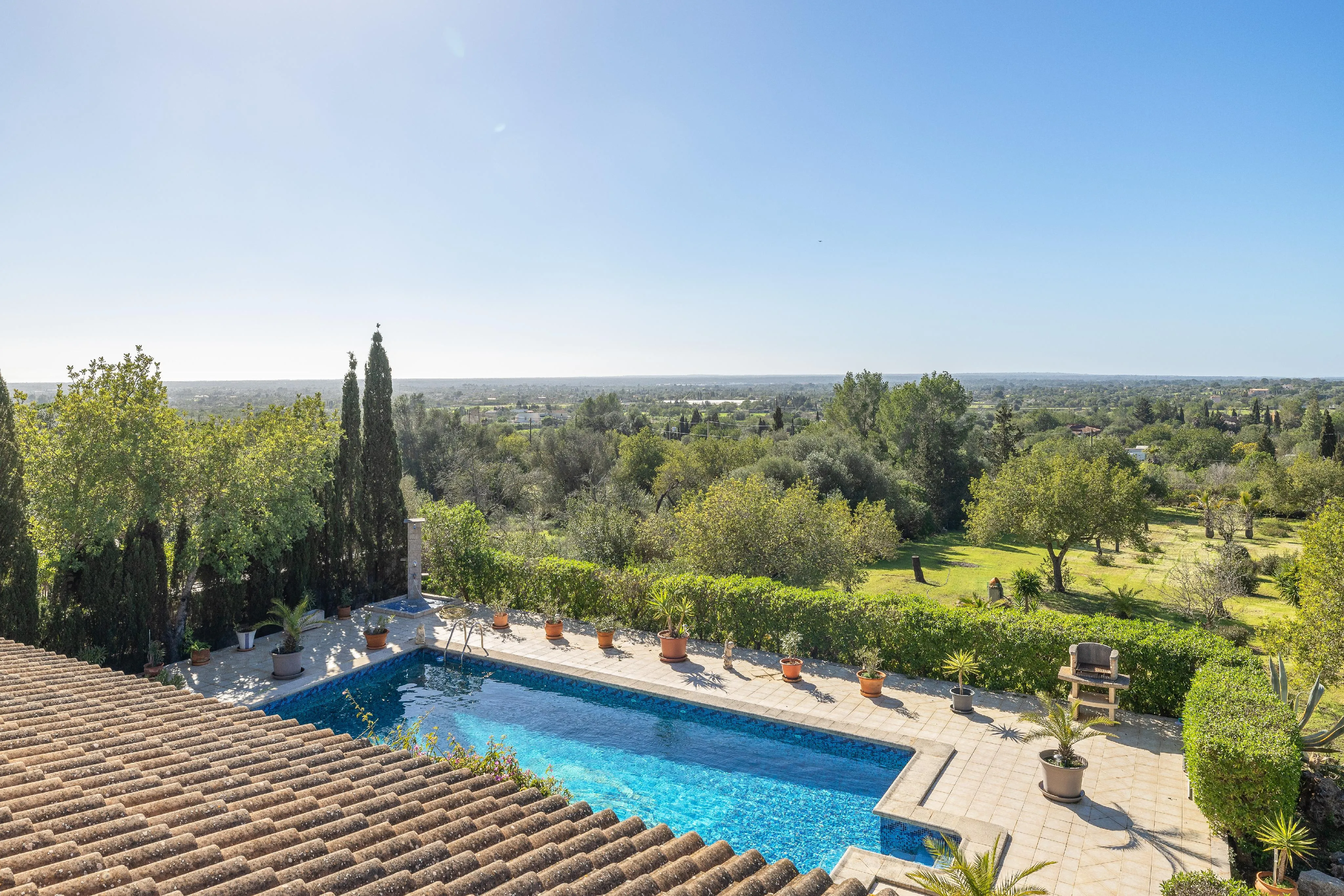 Finca mediterrània amb vistes panoràmiques i piscina en Llucmajor-5