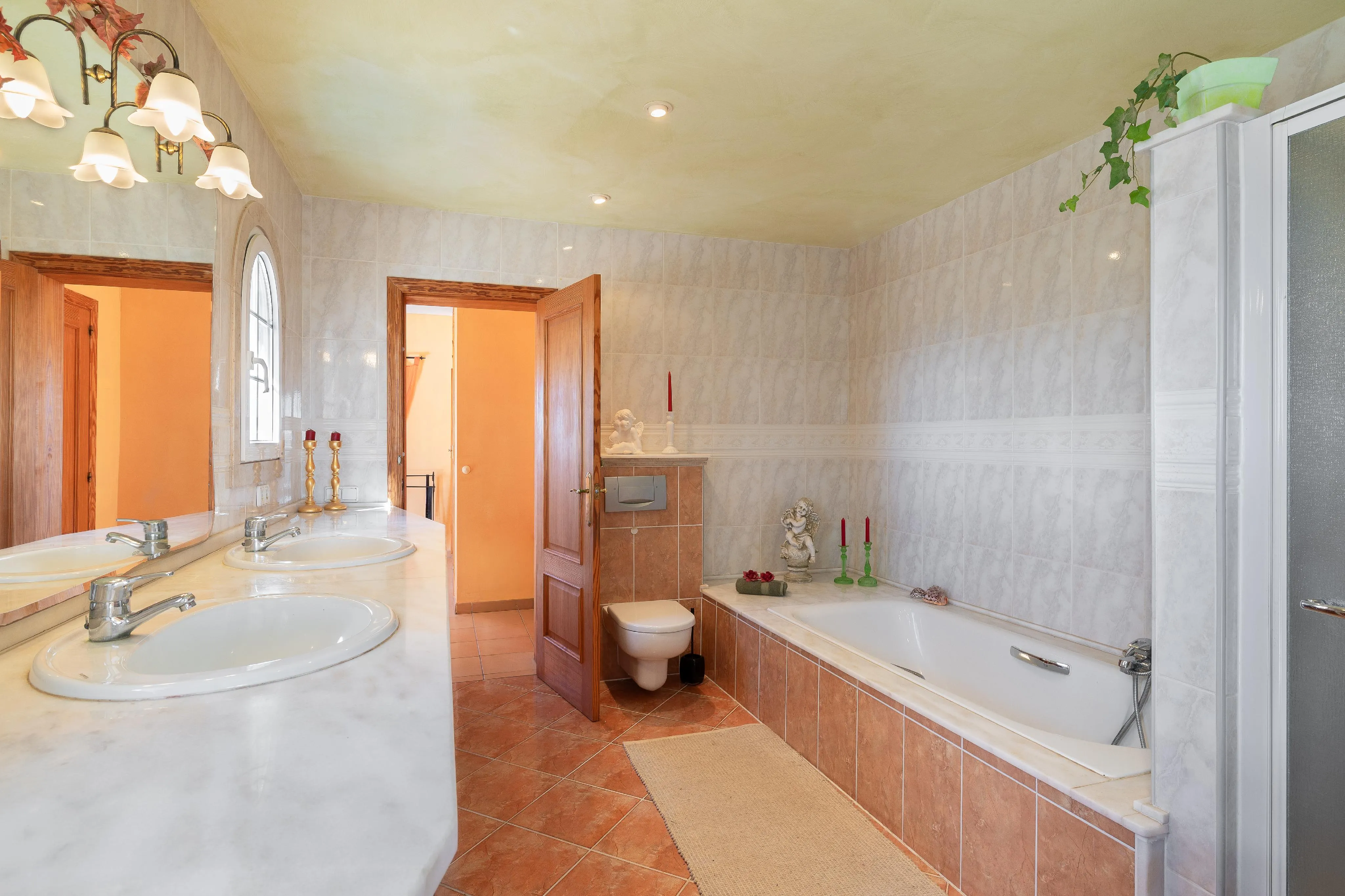 Finca mediterrània amb vistes panoràmiques i piscina en Llucmajor-16