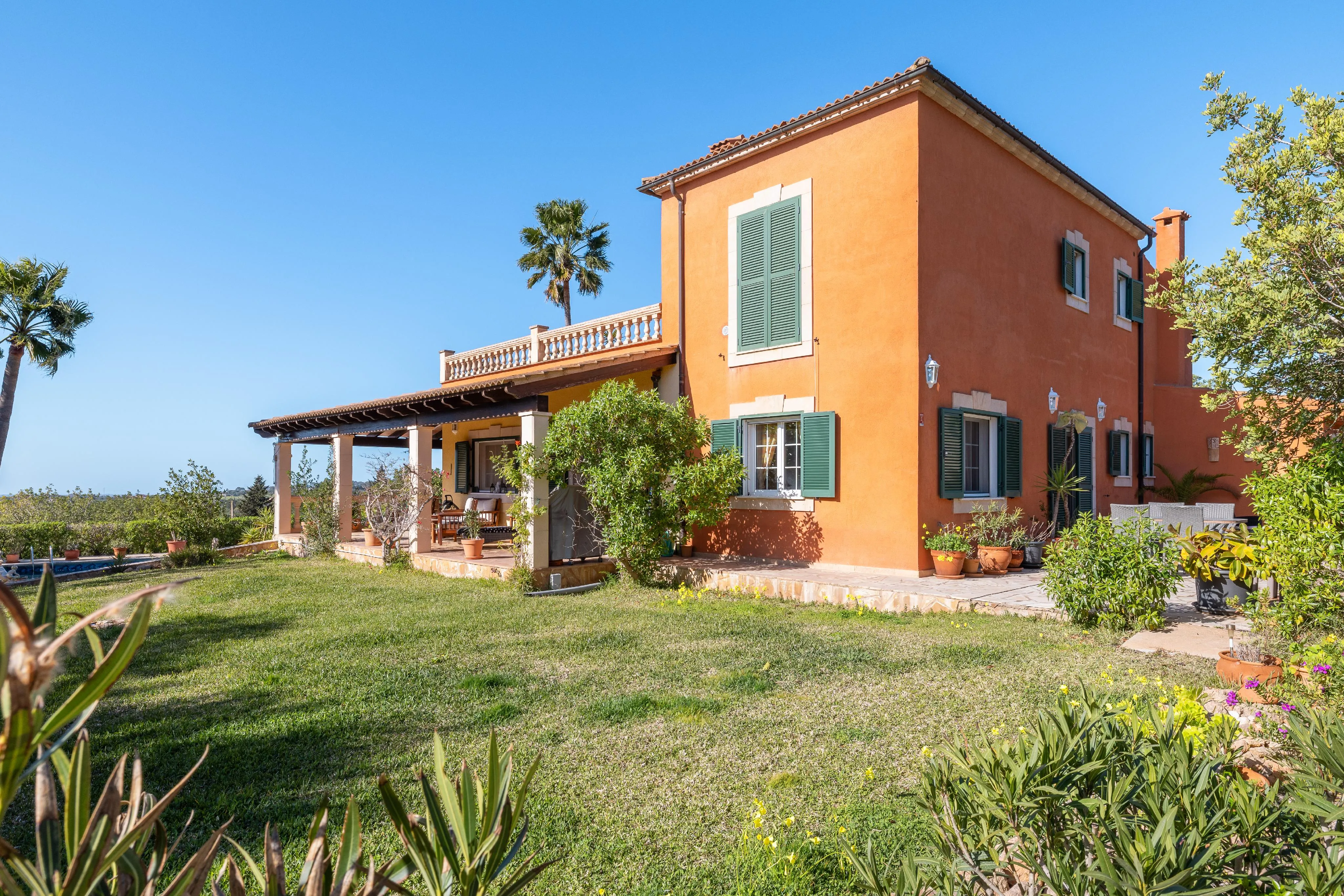 Finca mediterrània amb vistes panoràmiques i piscina en Llucmajor-17