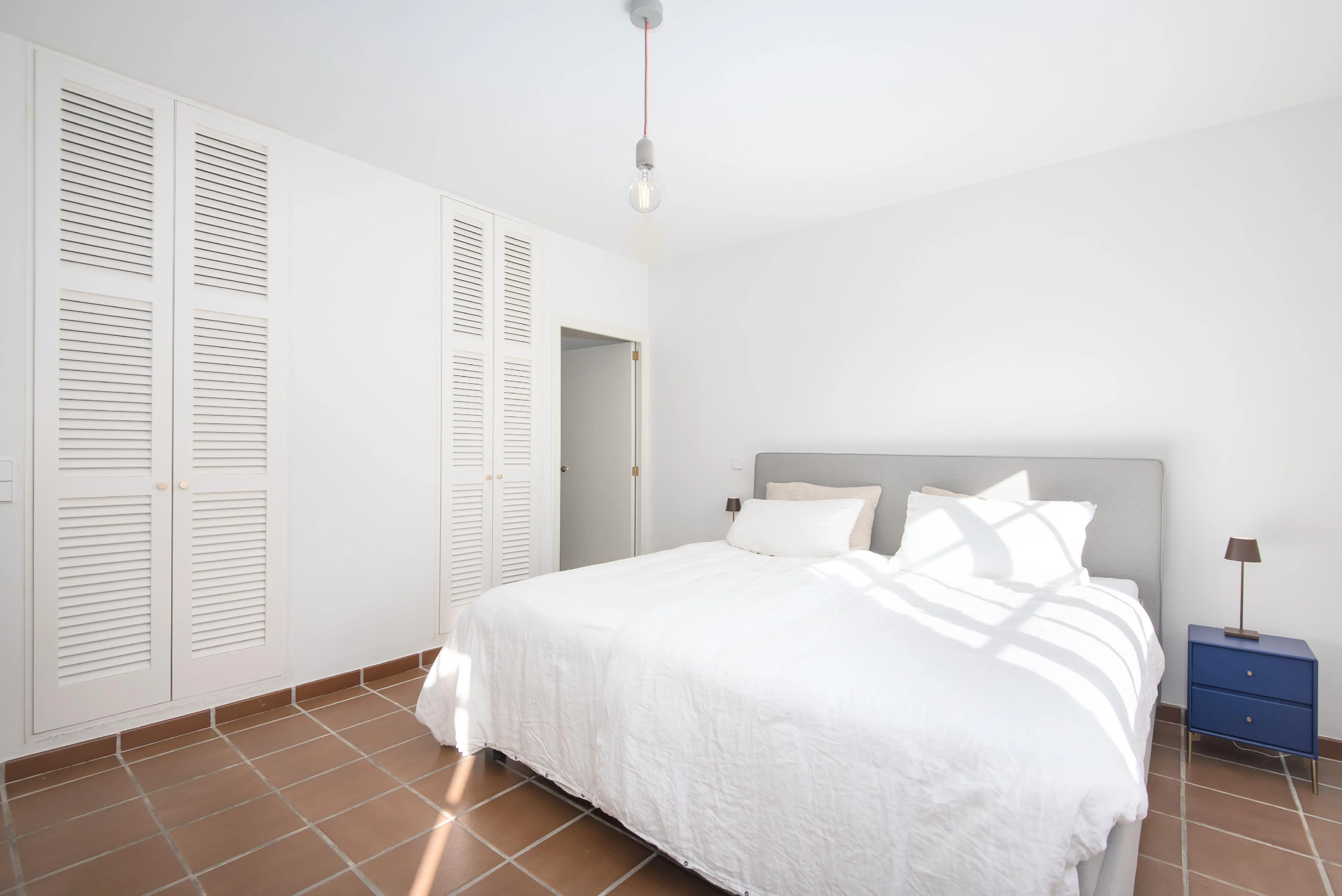 Medelhavscharm med avskildhet och havsutsikt-12